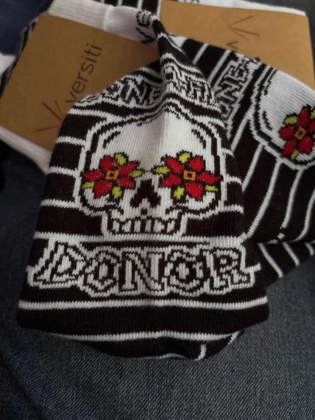 Novelty Crew Socks Sugar Skull Skeleton Versiti Bone-A-Fied Donor Fun (2)