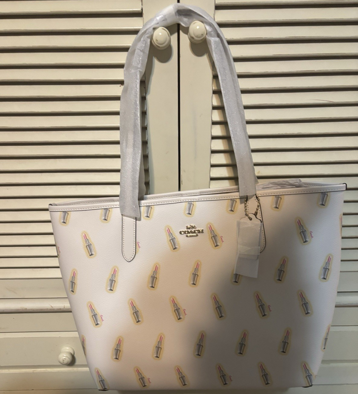 Coach Women’s Large White Rocket Print Tote Zip Closure Gold Hardware Bag Charm