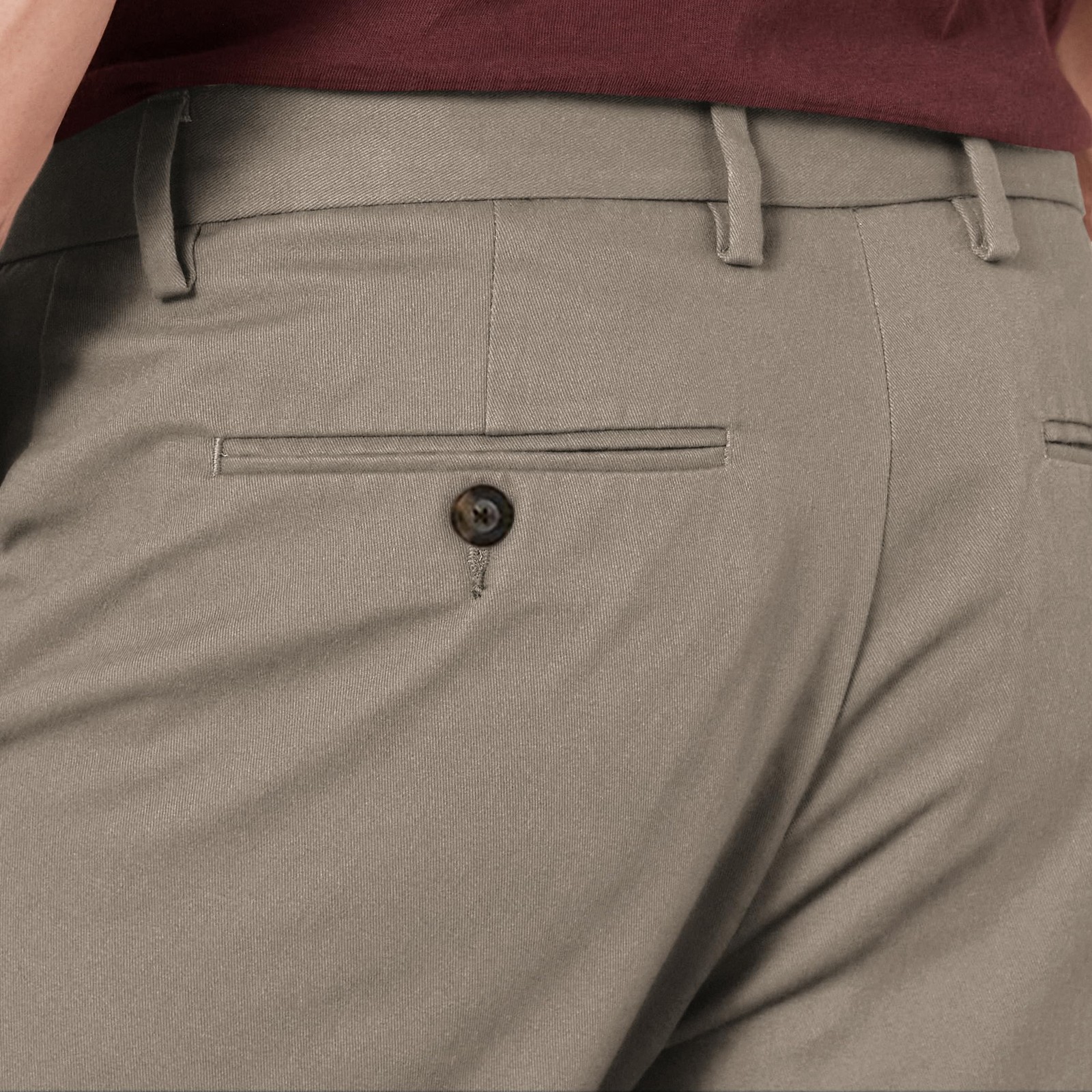 Amazon Essentials Men’s Slim-Fit Wrinkle-Resistant Flat-Front Chino Pant, Dark