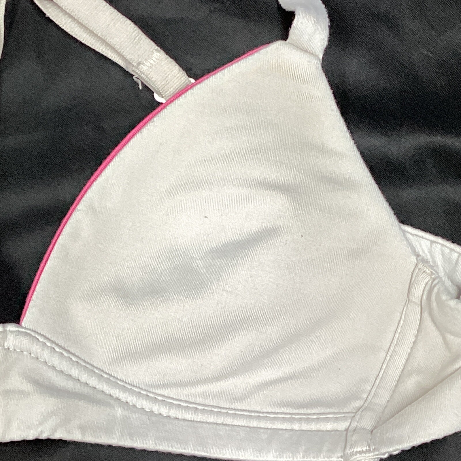 Delta Bra Smooth Cup Wireless 32A Gray Triangle Cups