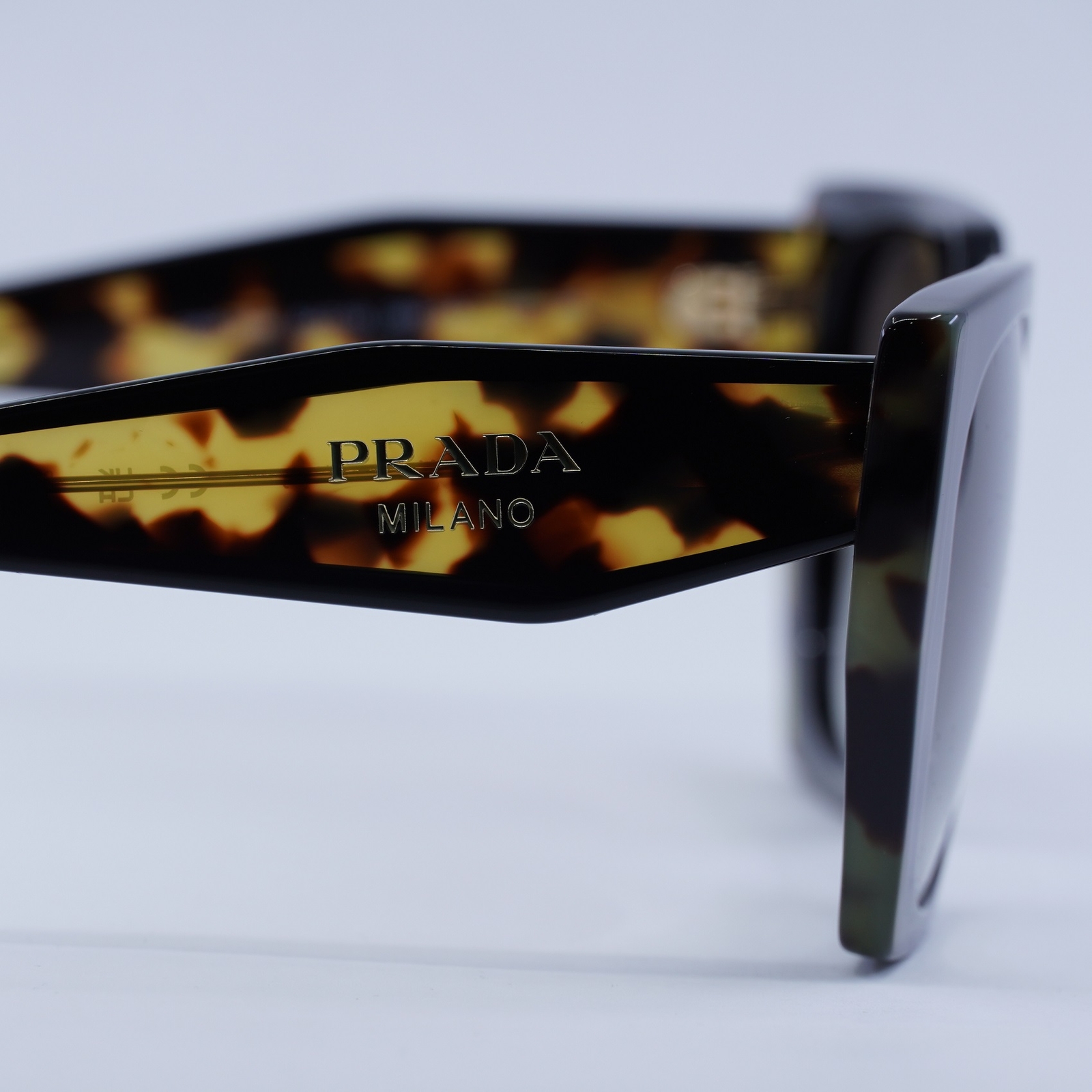 New PRADA PR15WS 3890A7 Black/Medium Tortoise/Grey Gradient 54-19-140 Sunglasses