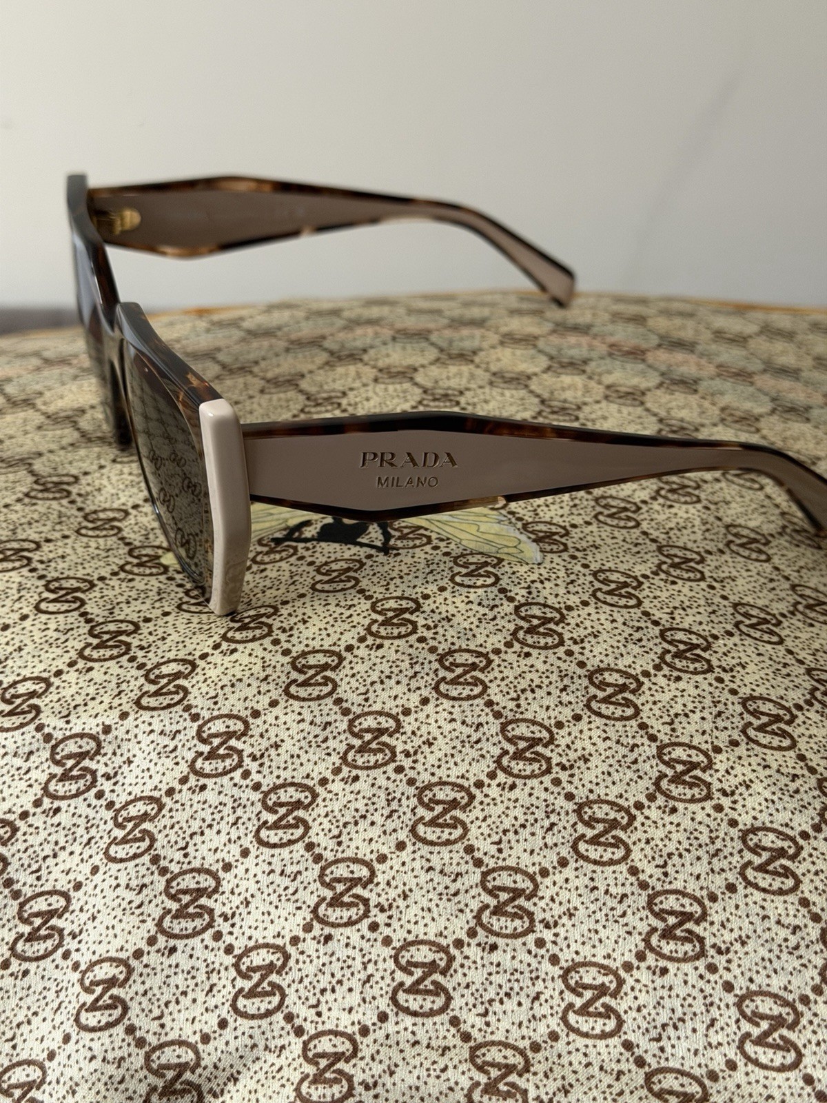Prada SPR15W sunglasses ,original $489 ,tortoiseshell and beige authentic NB￼