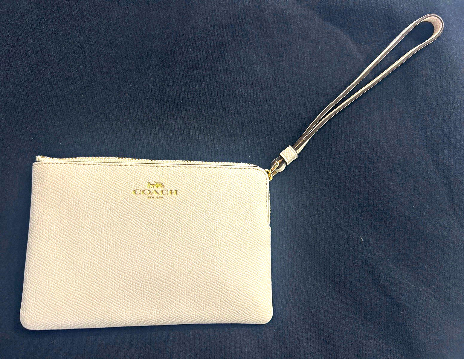 Coach White Pebbled Zip Wristlet Pouch Gold Hardware Logo Lined Pockets NWT