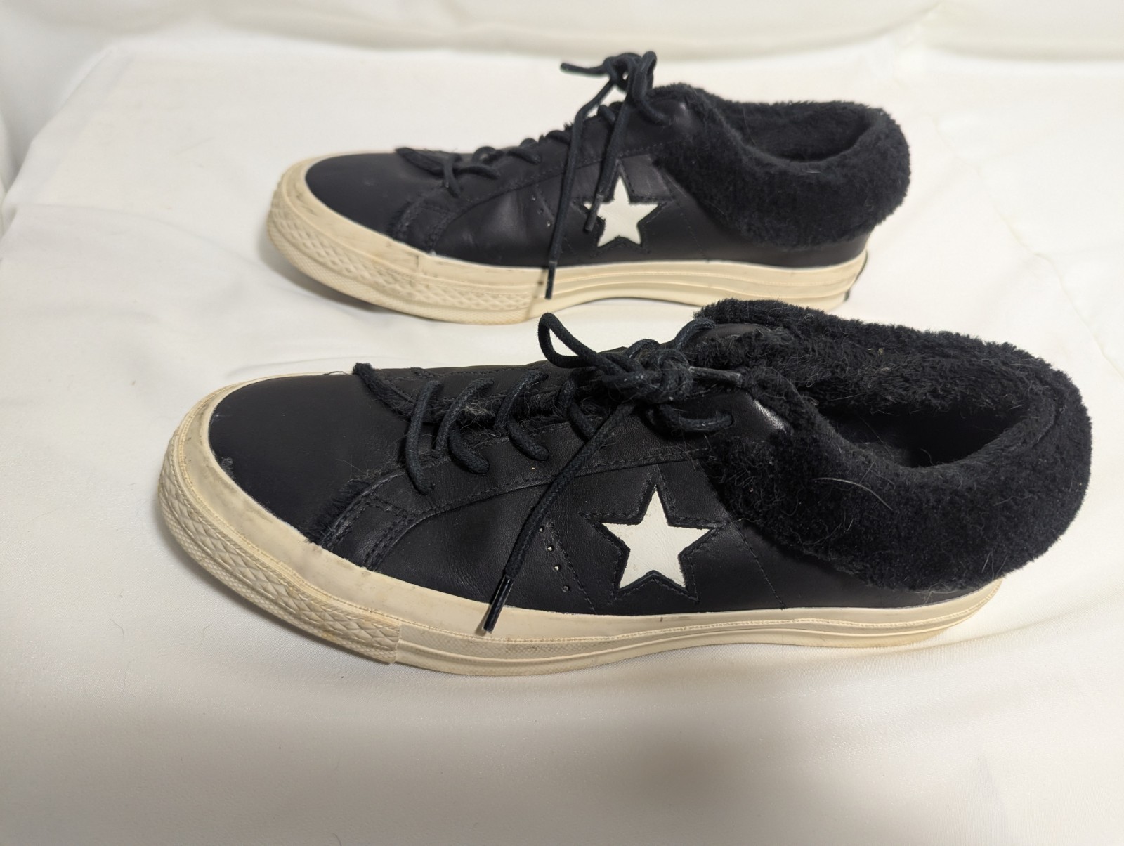 Men’s Size 7 Women’s 9 – Converse One Star Street Warmer Low Black, Fur Trim