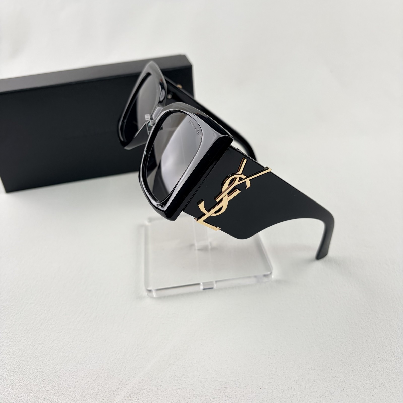 Saint Laurent Blaze Oversized Square Sunglasses SL M119 001 w/ Box & Case