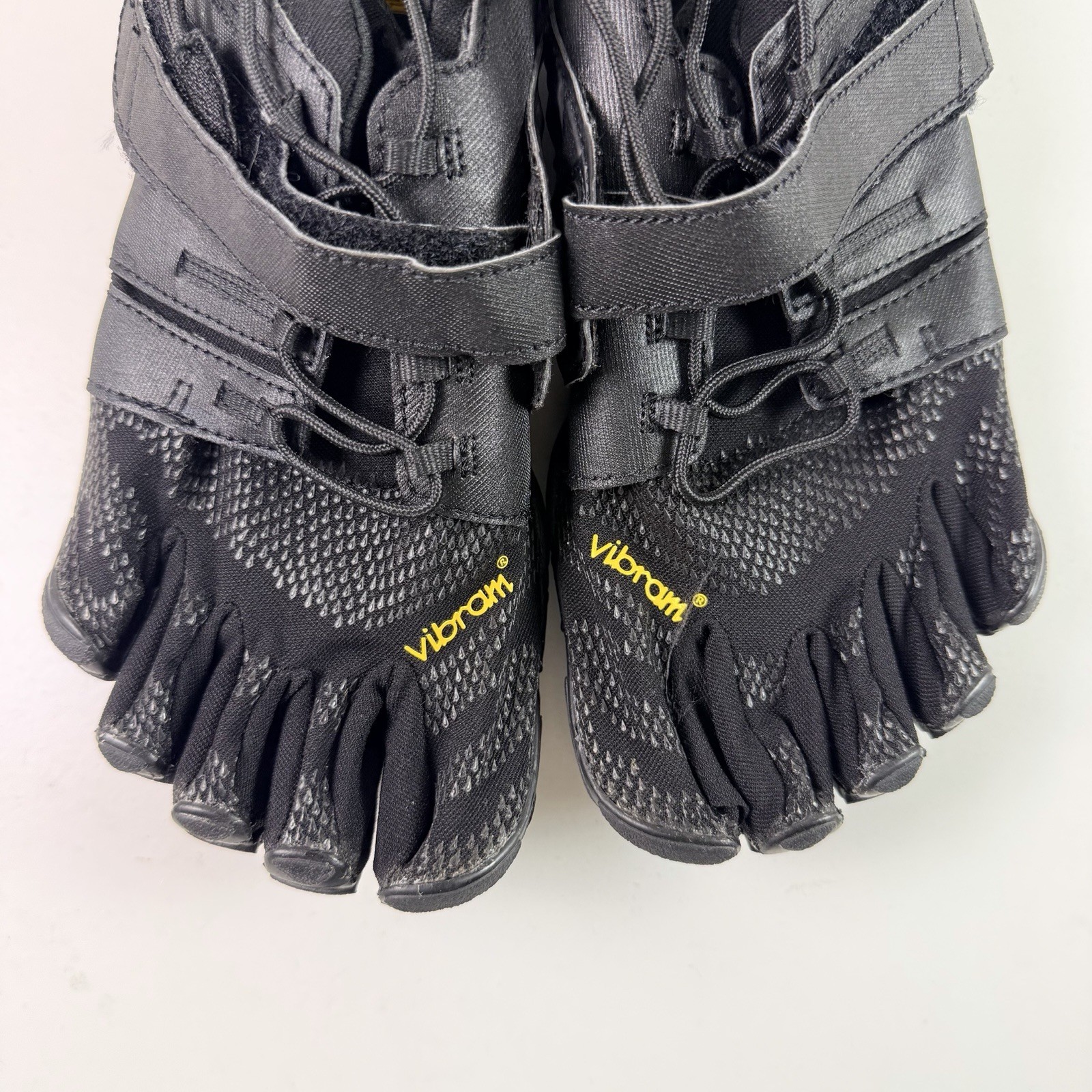 Vibram Men’s FiveFingers V-Train 2.0 Black/Black Size 8.5-9 READ