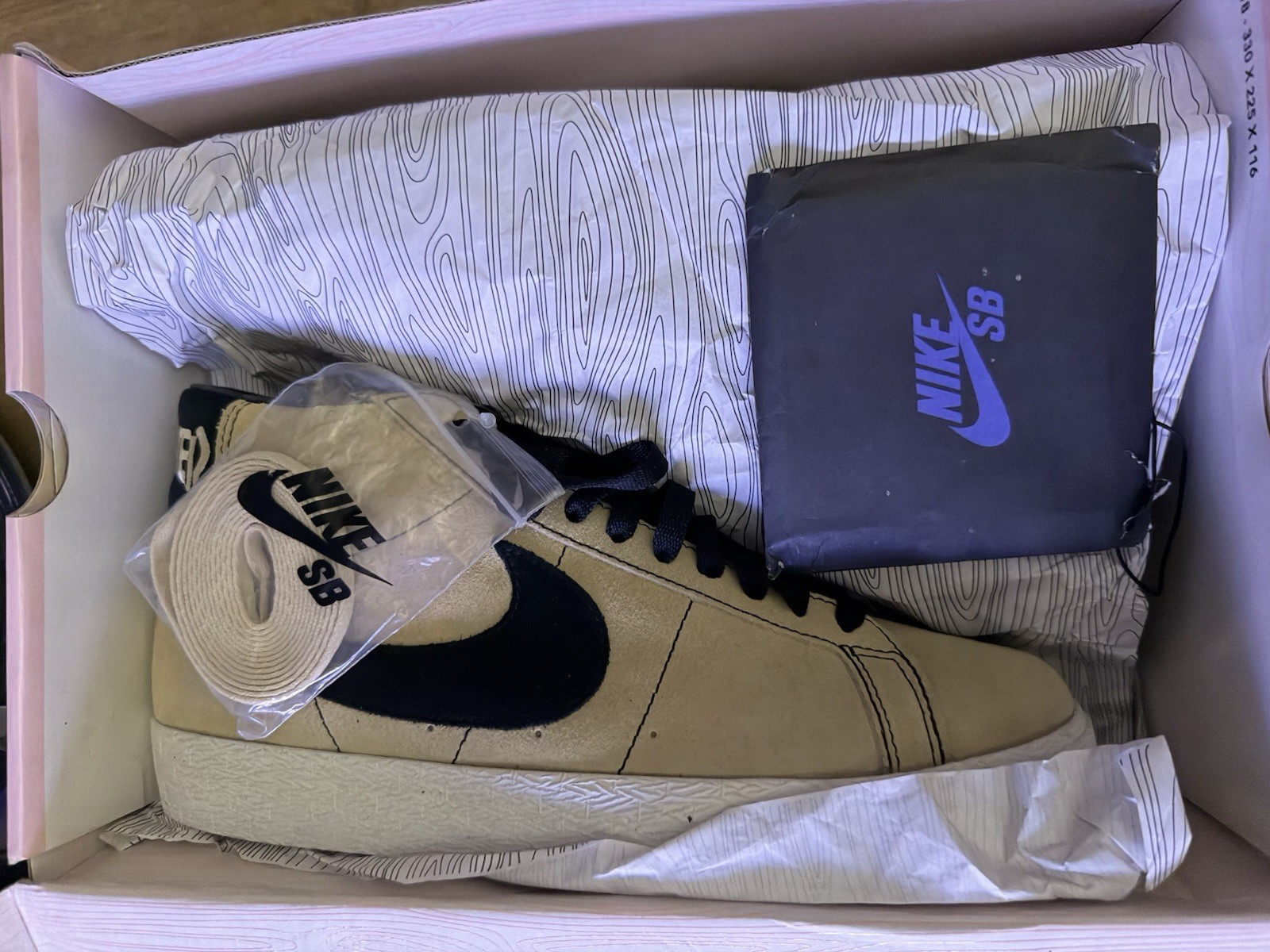 Nike Blazer SB Thrasher High Top Skate Sneakers Vegas Gold/Black 310801-701