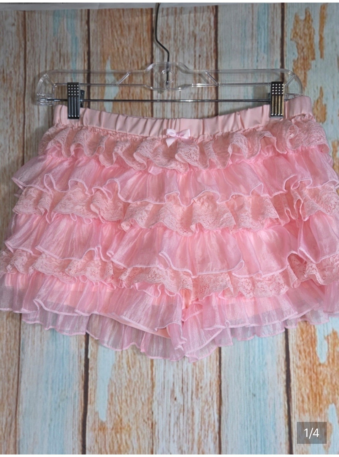 Romwe Pink Ruffled Lace Tiered Women’s Shorts. Size L