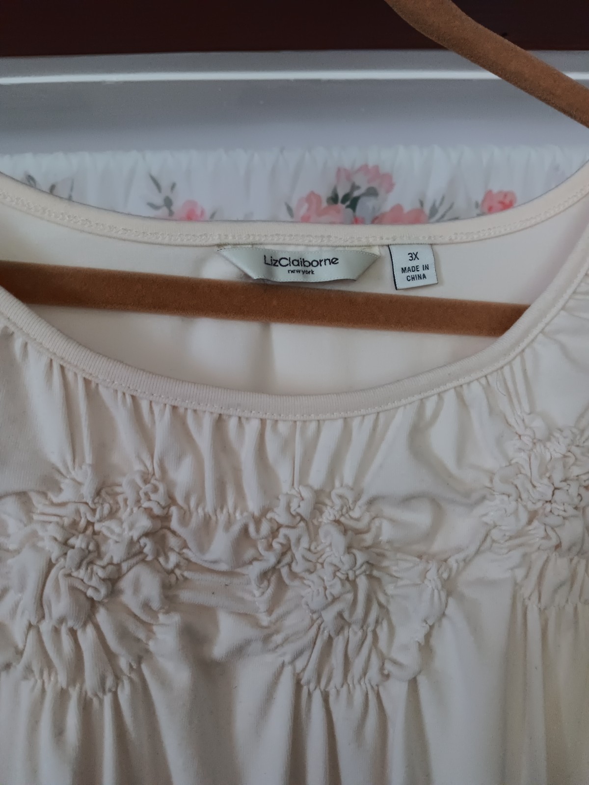 NEW no TAG- Liz Claiborne women’s 3/4 sleeve beige swing top size 3X