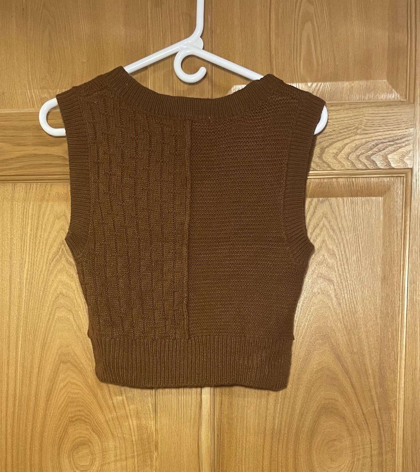 No Comment Brown Cropped Cable-Knit V-Neck Sweater Vest M Acrylic RS625787