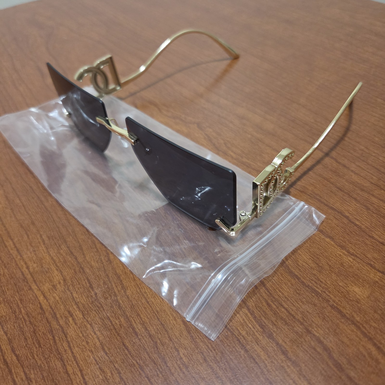 Women Rimless Rectangle Sunglasses Gold Metal Frame Black Tinted Plastic Lenses