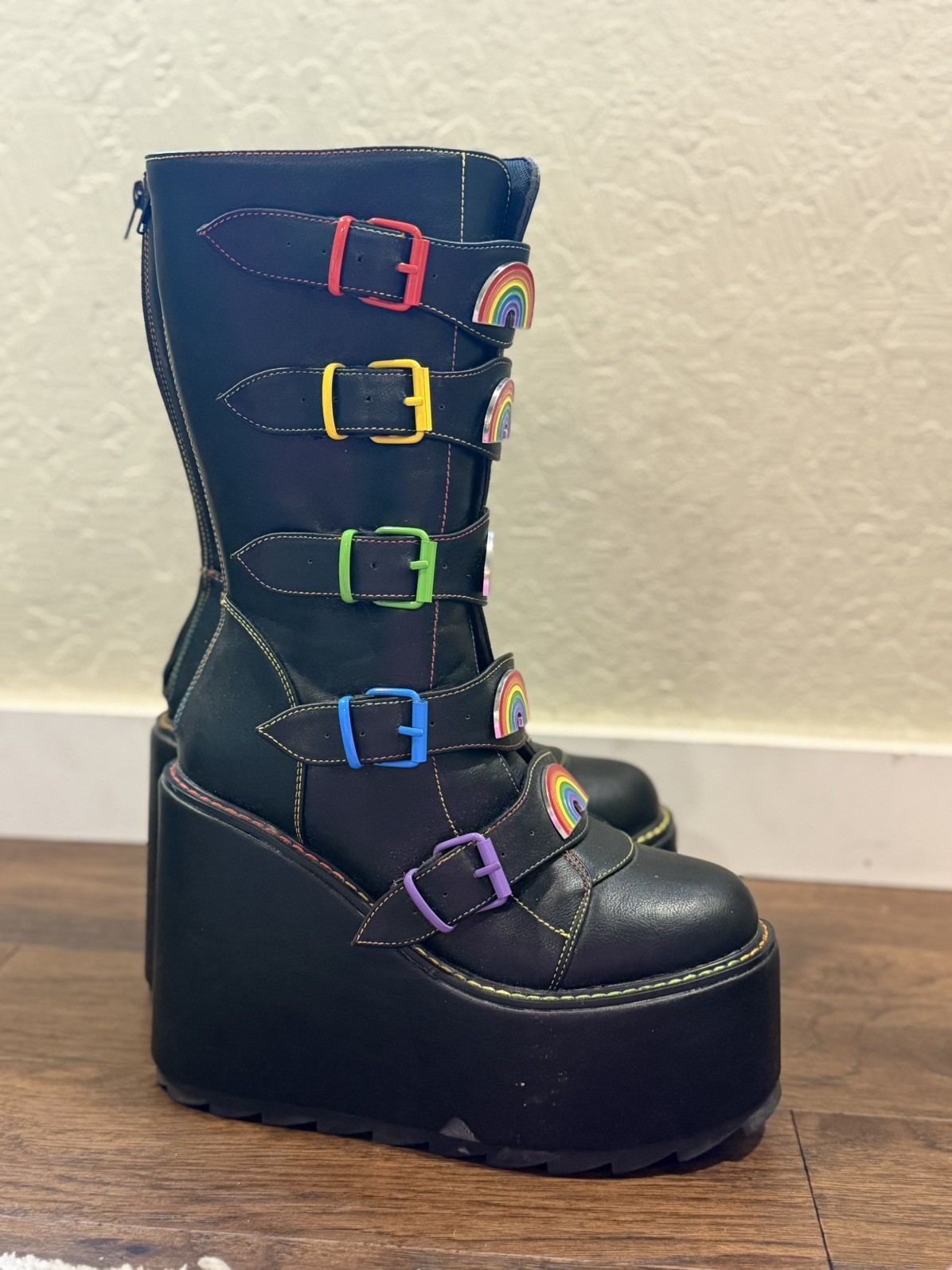 YRU Dune Rainbow 6″ Platform Boots Size 10