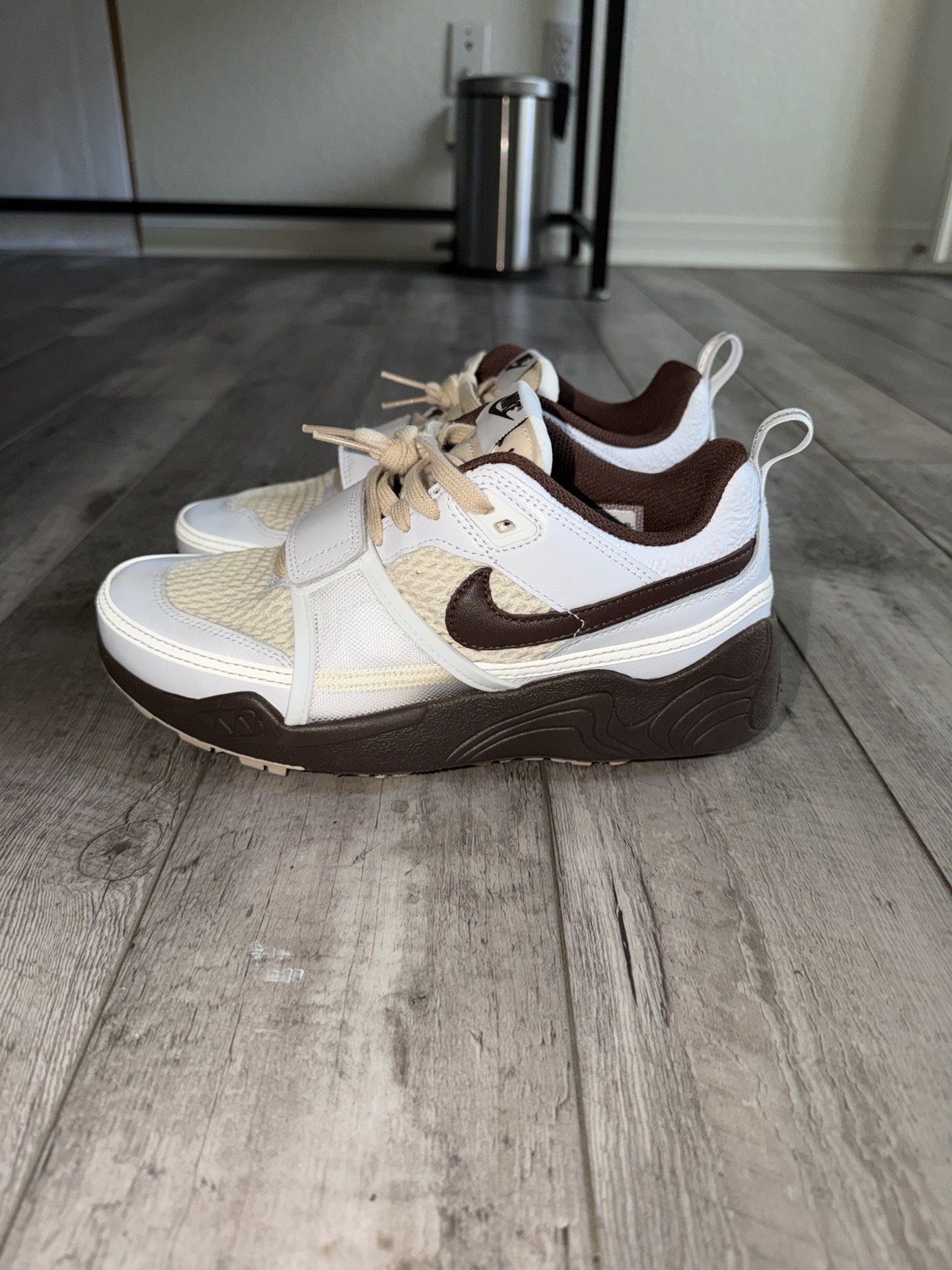 Nike x Travis Scott Zoom Field Jaxx in «Light Chocolate» Size 6