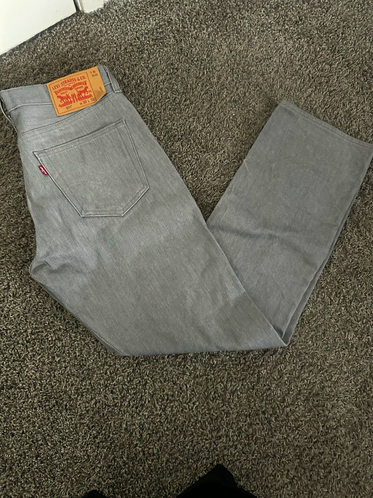 Levi’s Men’s Gray Medium Wash Straight Leg Denim Jeans Mid Rise Button Fly