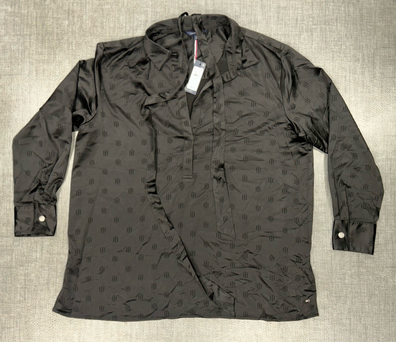 Men’s Tommy Hilfiger Collared Monogram Shirt w Ascot L Gay Interest New Tags $89
