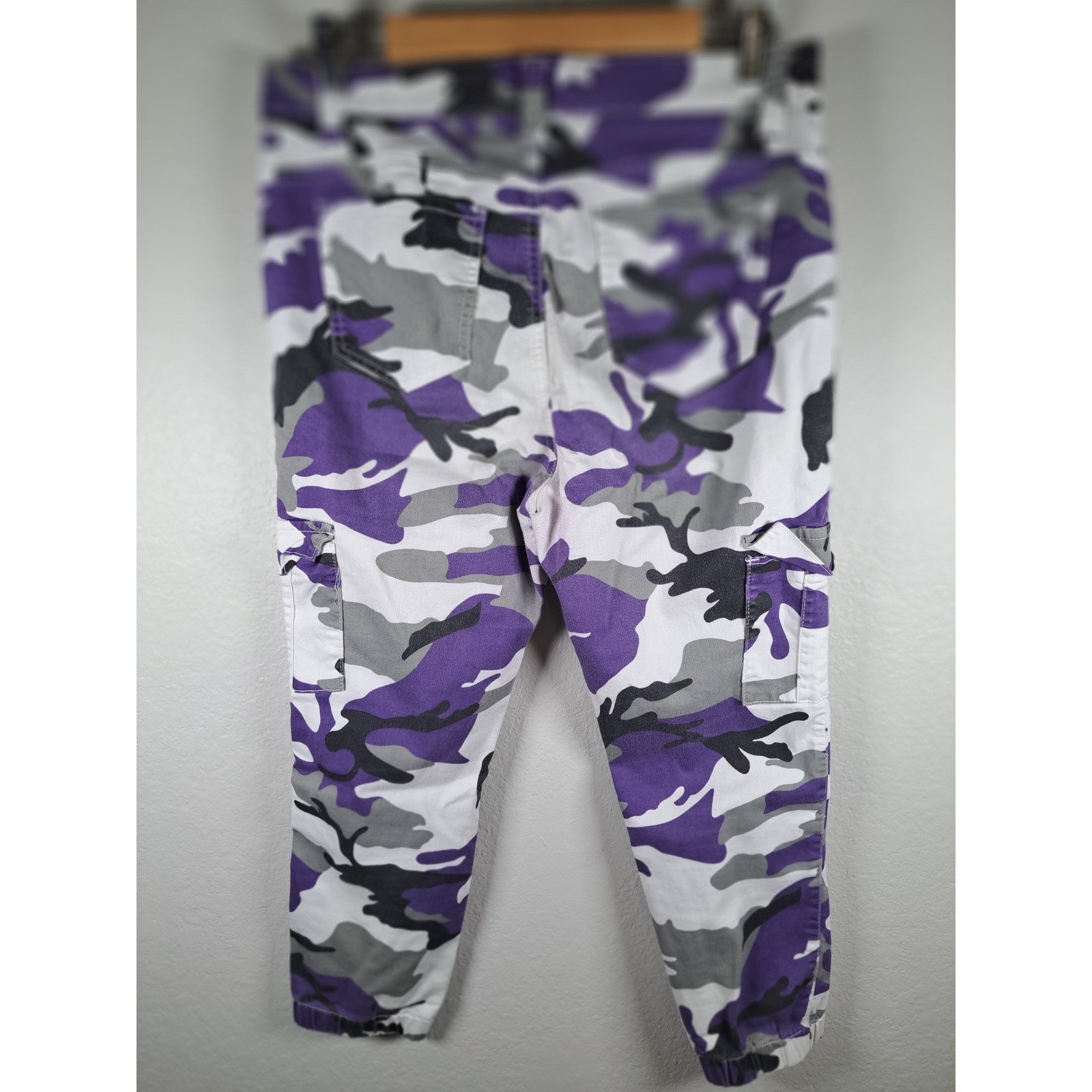 V.I.P. Jeans Purple Camo Cargo Jogger Pants Womens Size 15/32 Streetwear Utility