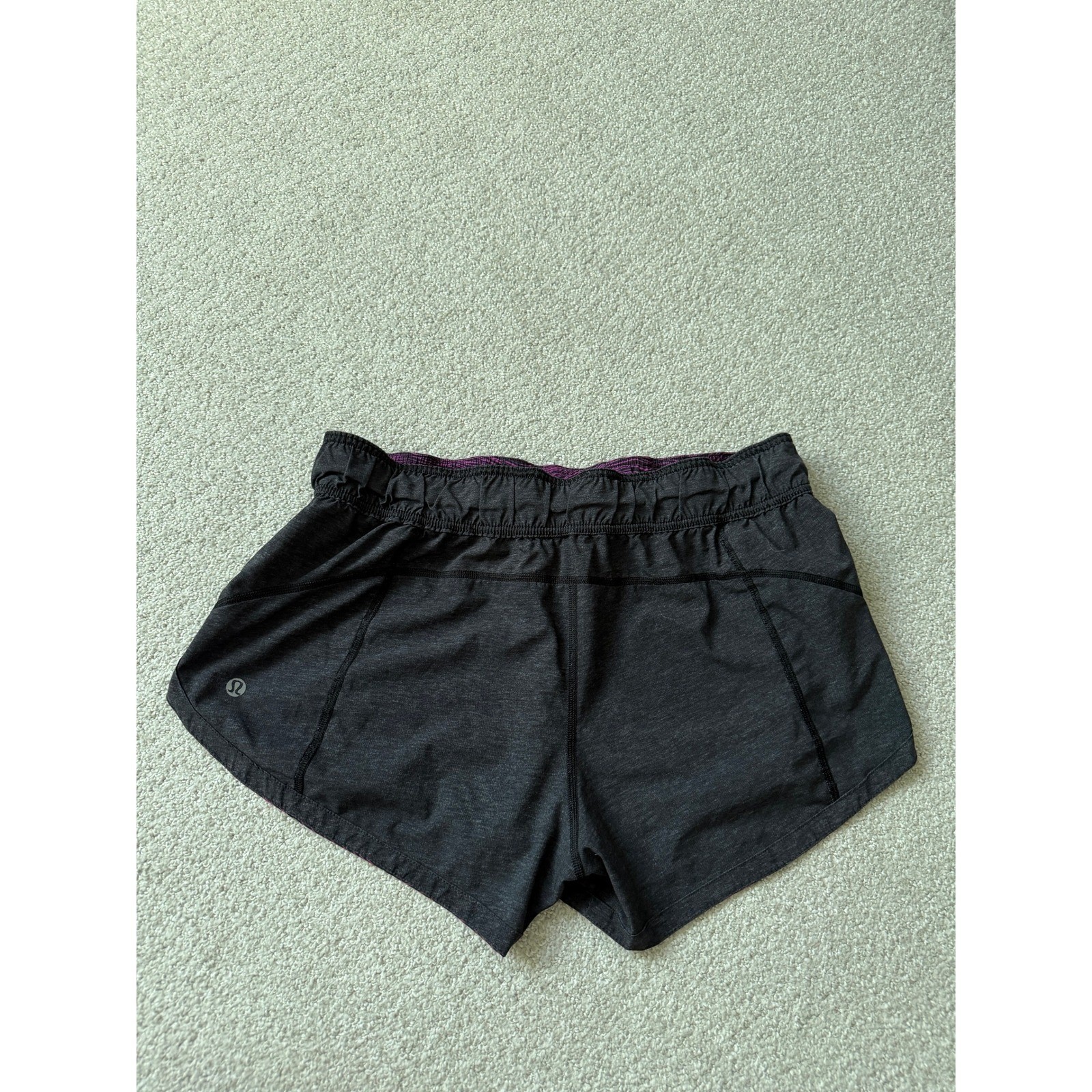 Lululemon Choose a Side Reversible Shorts Size 8 Charcoal Grey Purple Zebra Wave