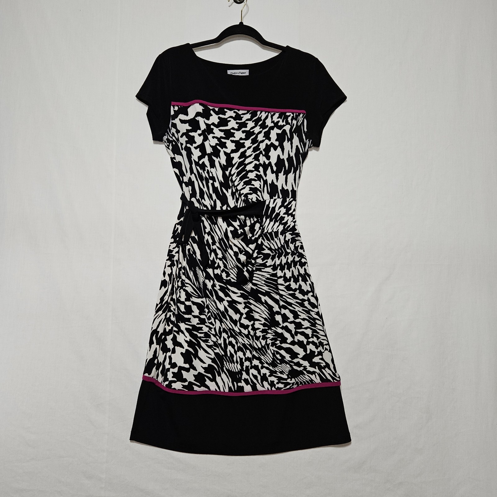 Shelby & Palmer Geometric Dress Sz 12 Black White Pink Abstract Short Sleeve Tie