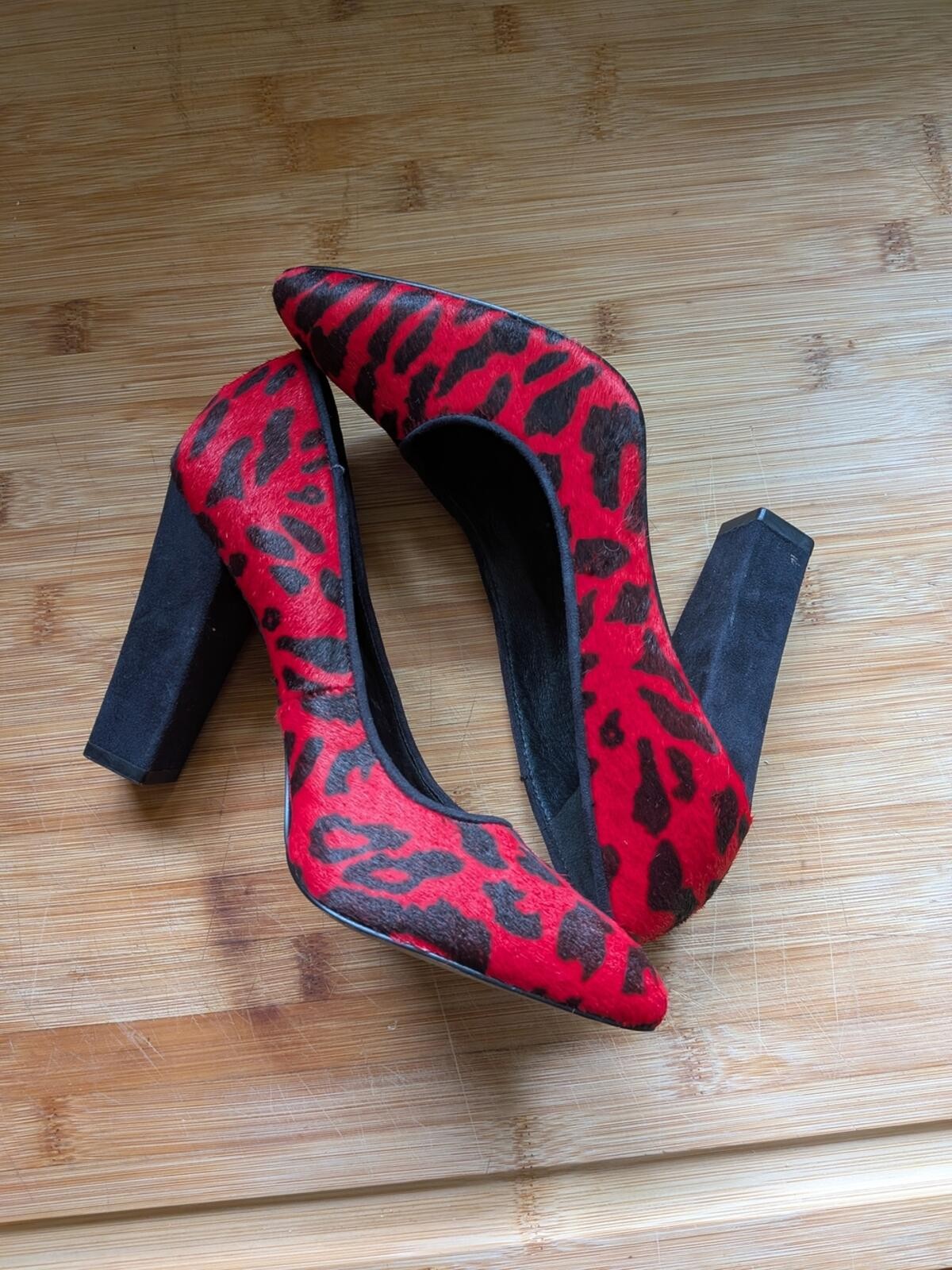 ALDO Red Leopard Print Calf Hair Pointed Toe Pumps Statement Shoe Maximalist 6