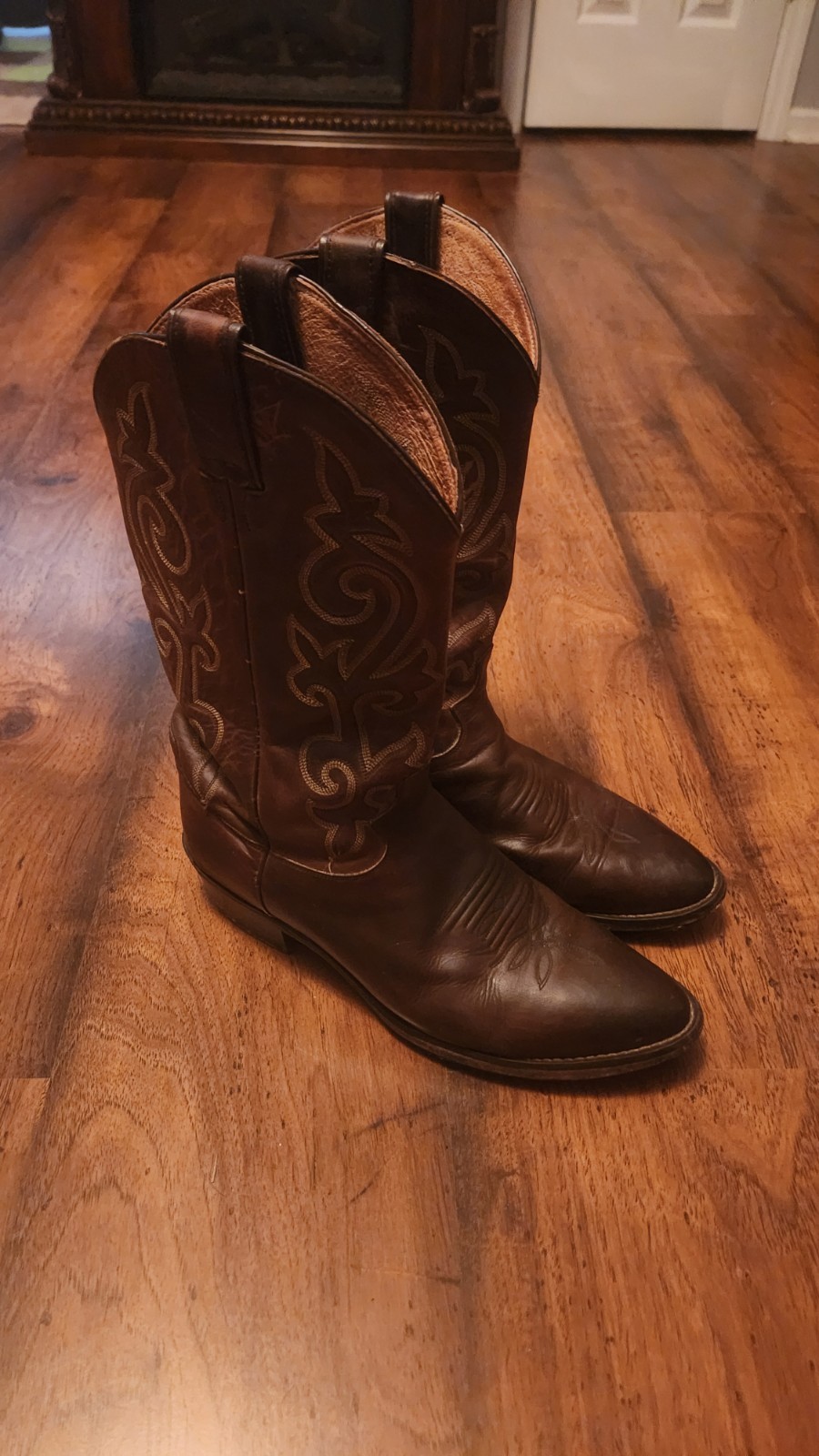 Justin 2253 Buck Bay Apache Cowboy Western Boots Men’s 10.5 EE Brown Almond Toe