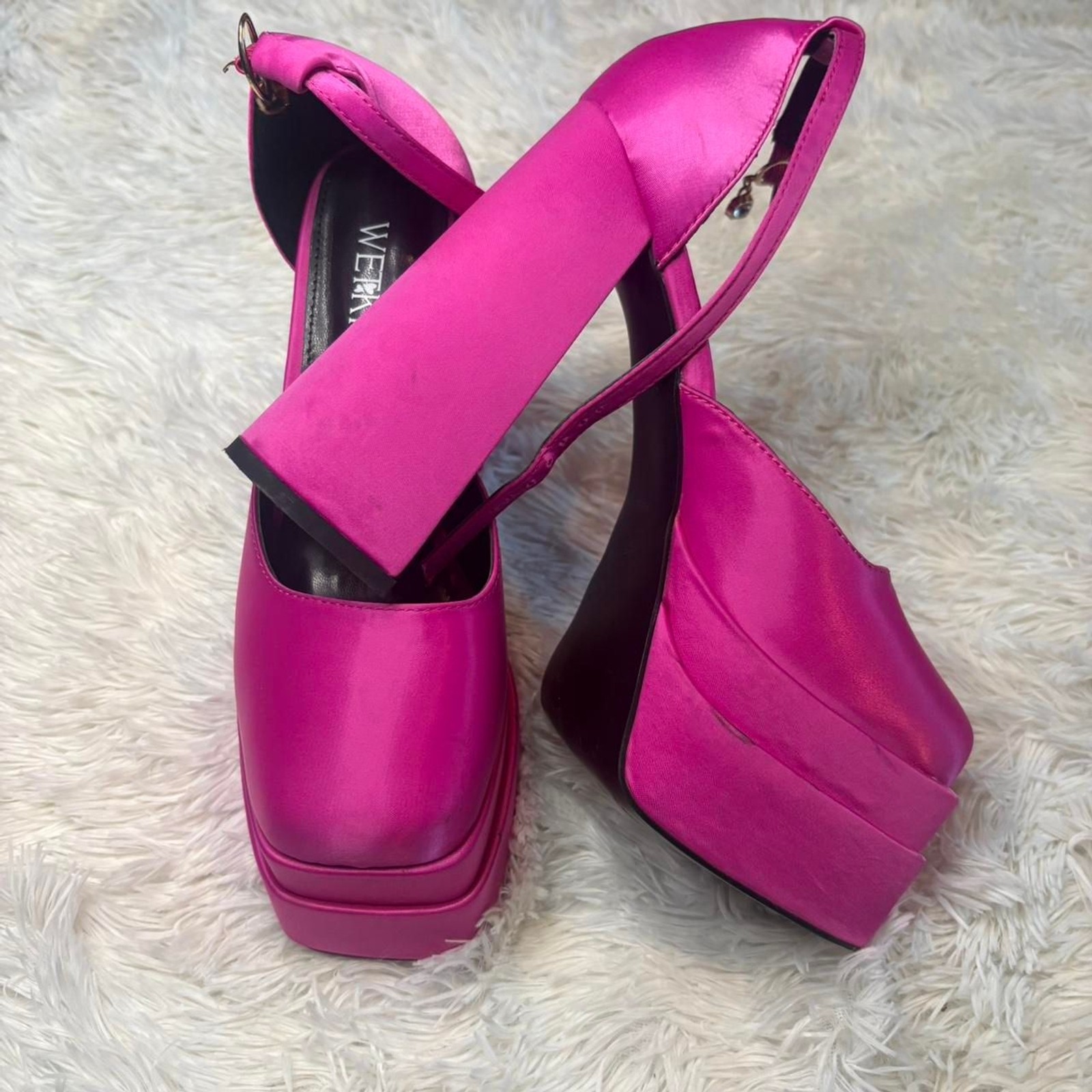 Unbranded Women’s Pink Courts