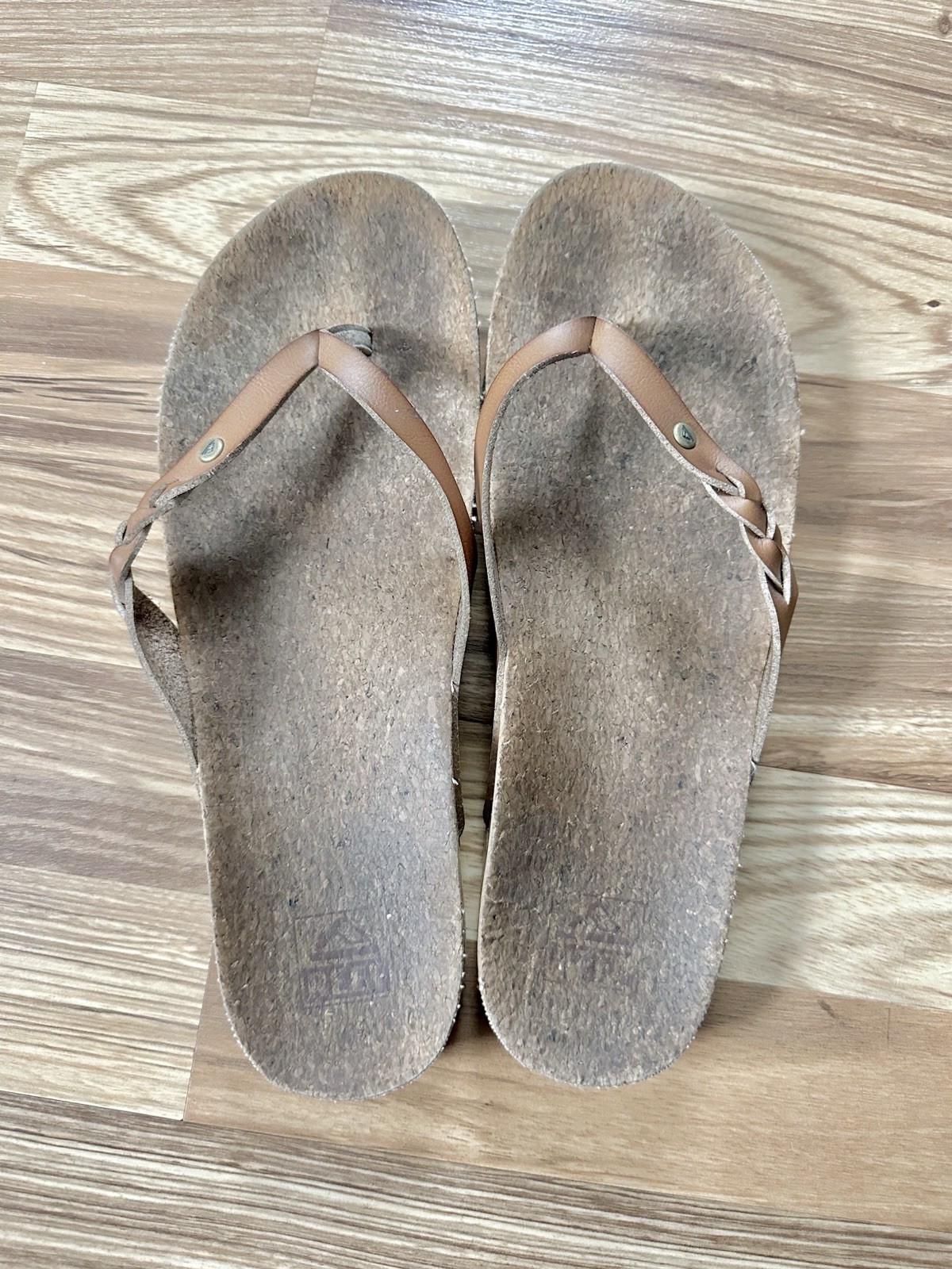 Reef Women’s Cushion Court Twist Tan Flip Flops 9