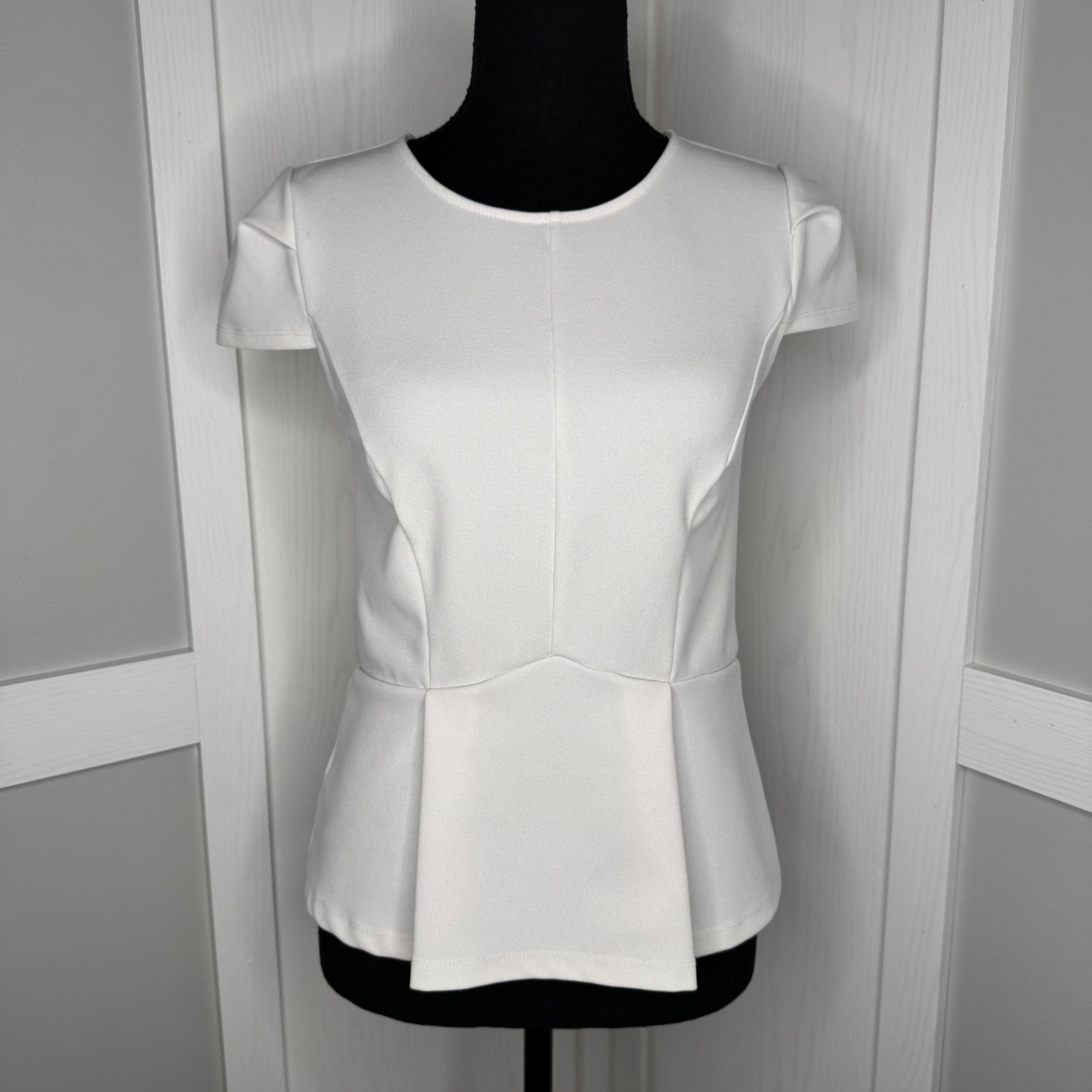 Women’s Ann Taylor Short Sleeve White Peplum Top Size XXSP Polyester Spandex