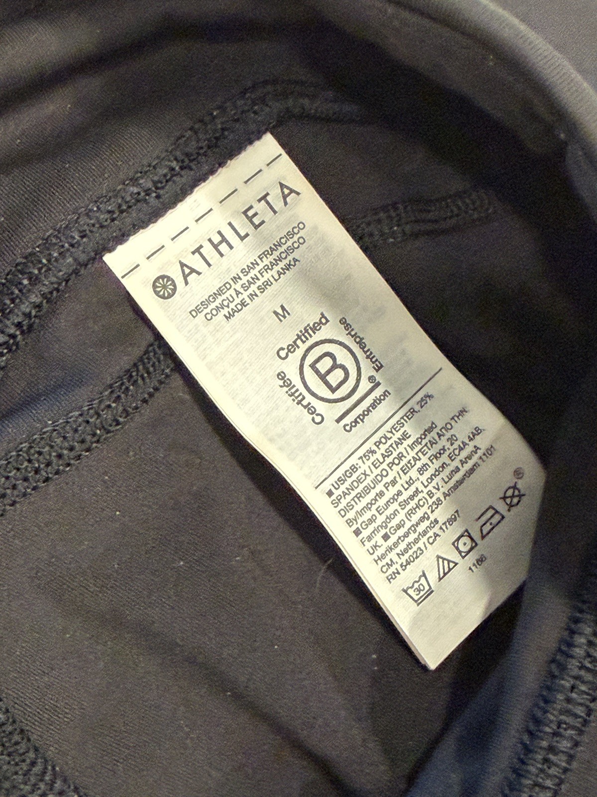 Athleta Ultimate Stash Pocket 7/8 Tight Leggings Women’s M Black High Rise NWT