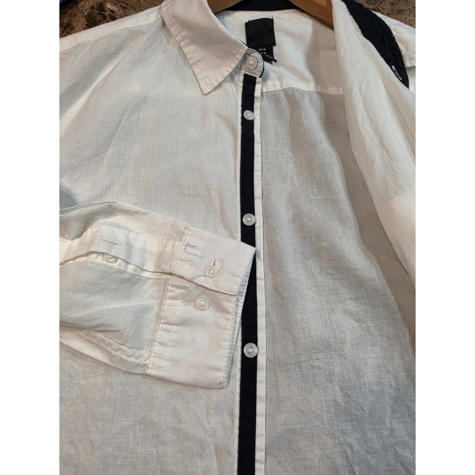 HM Mens White Cotton Button Down Shirt Navy Trim Roll Tab Sleeve Medium