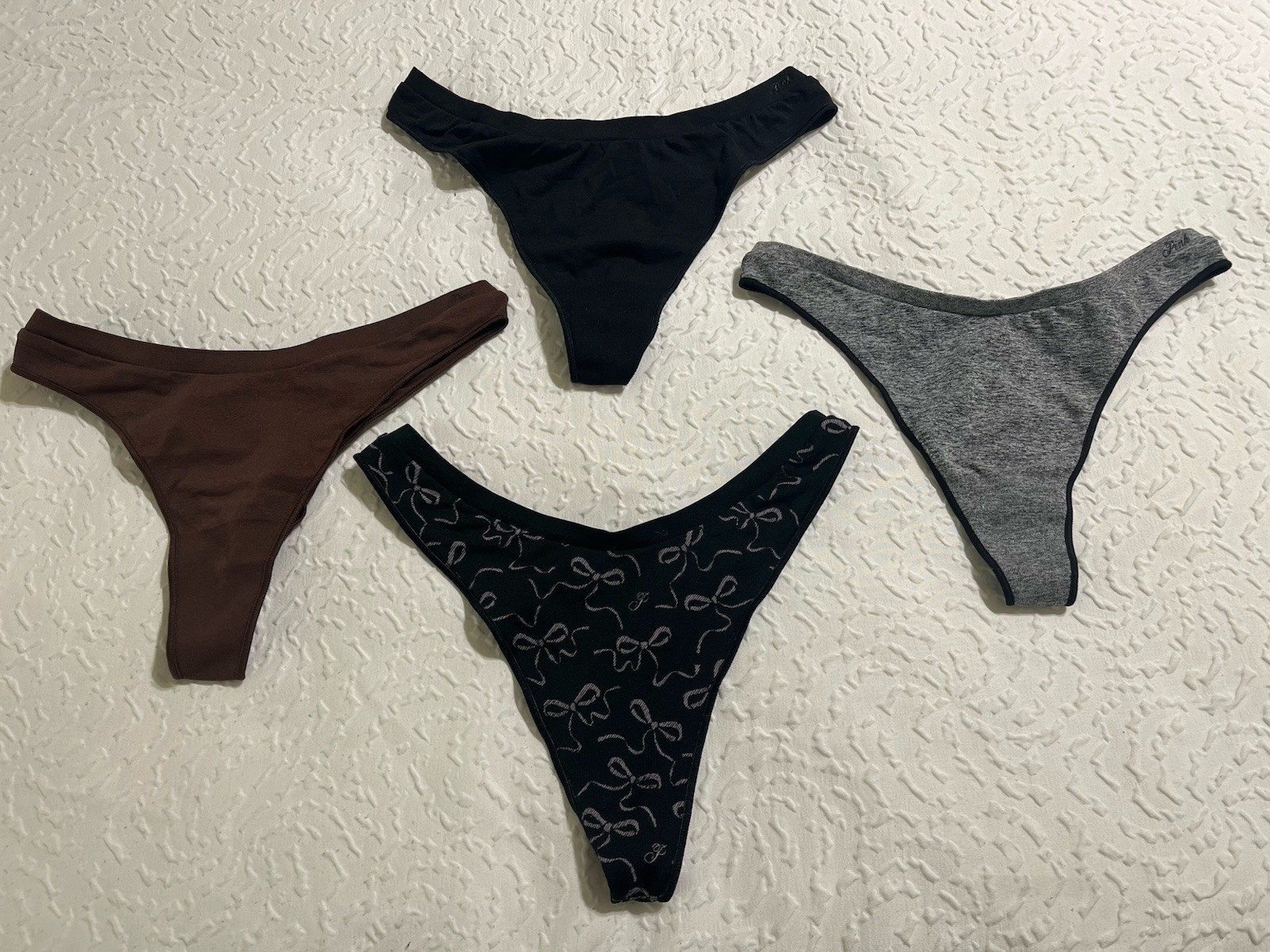 PINK By Victorias Secret Seamless Thongs Women’s Panties 4 Pair