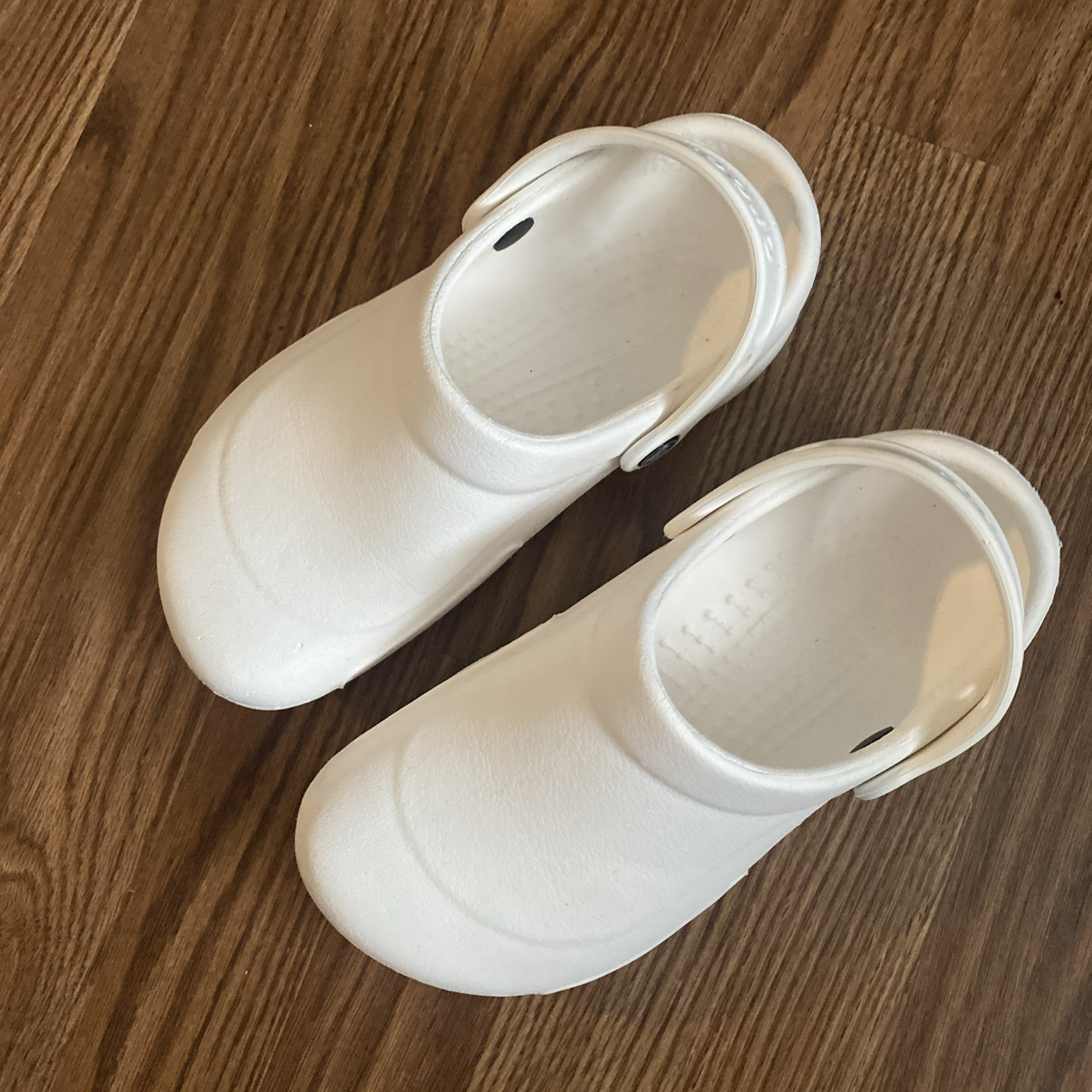 Crocs All White Closed Toe Clog Rubber Comfort Sz. 6 Women 4 Men