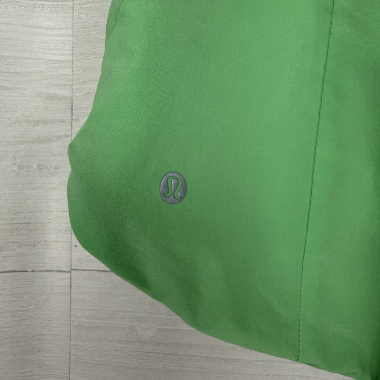 Lululemon Choose A Side Reversible Shorts Green Blue Camo Women’s Size 4 Rise 11