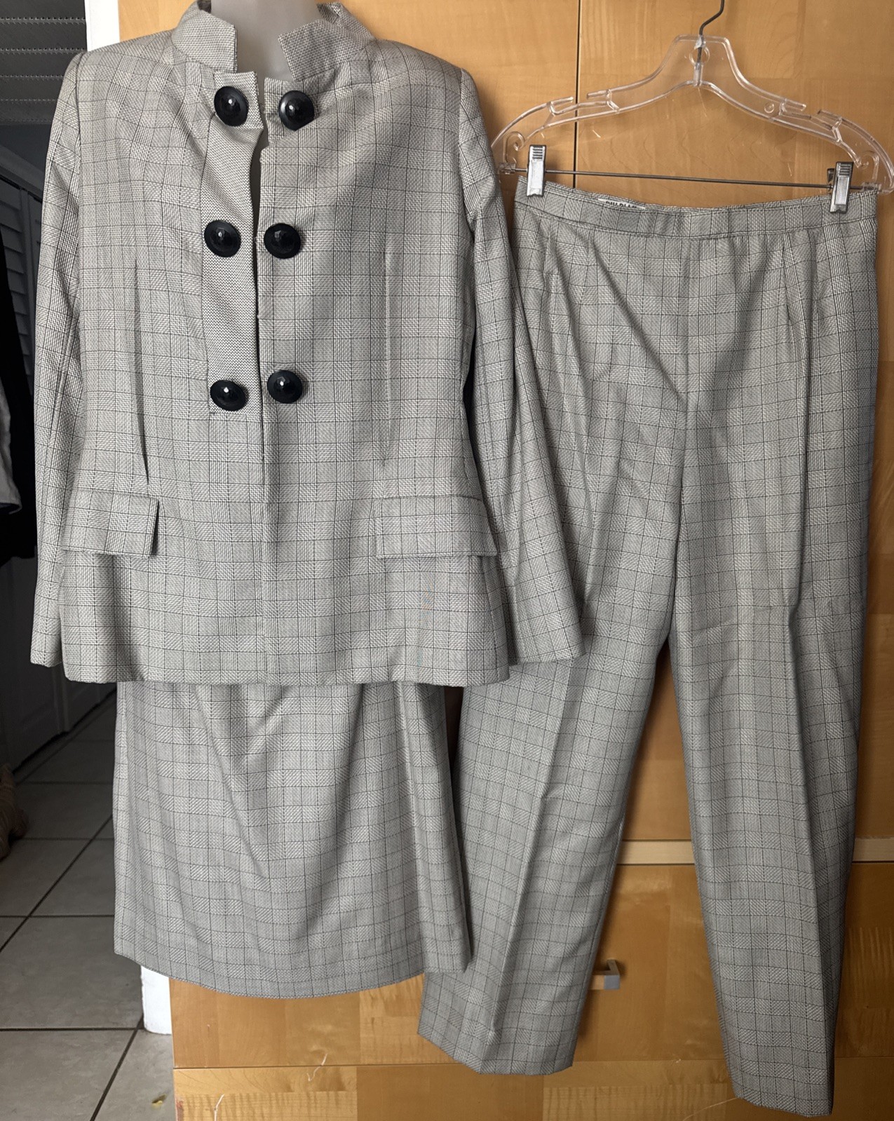 Vintage Bill Blass Made In USA 3 Piece Woman’s Suit Size 8 🔥w/jeans Too😊