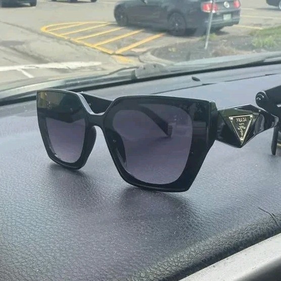 PRADA PR18WS Oversized Geometric Black Gradient Gray Sunglasses Women Designer