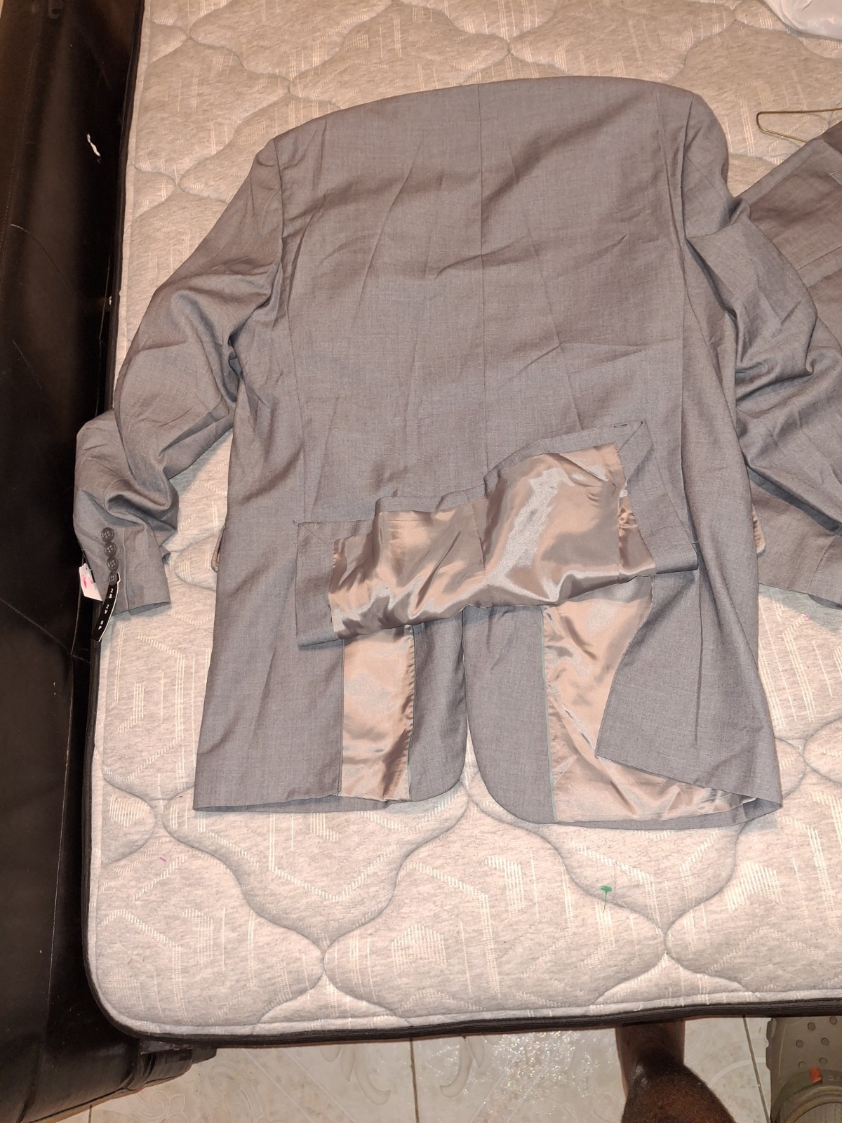 Ferrecci Men’s Gray Solid Polyester/Viscose 3-Piece Suit Super 150’s 42L