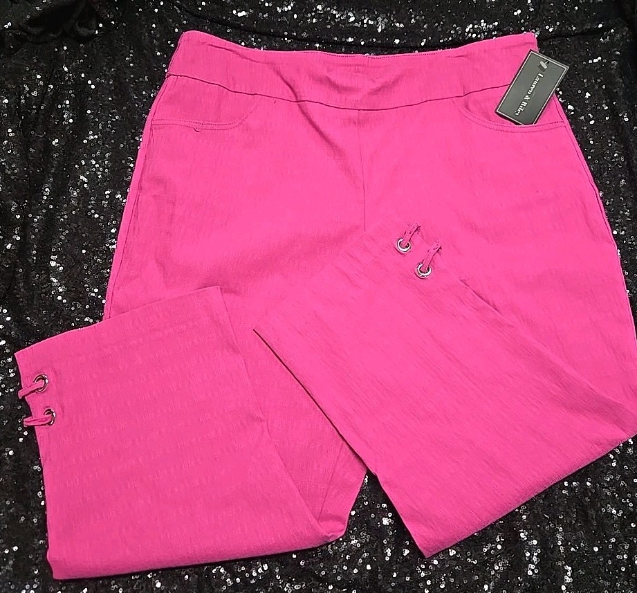 Lauren & Riley Women’s Capri Pants Hot Pink Textured Stretch Pull-On 2X Pockets