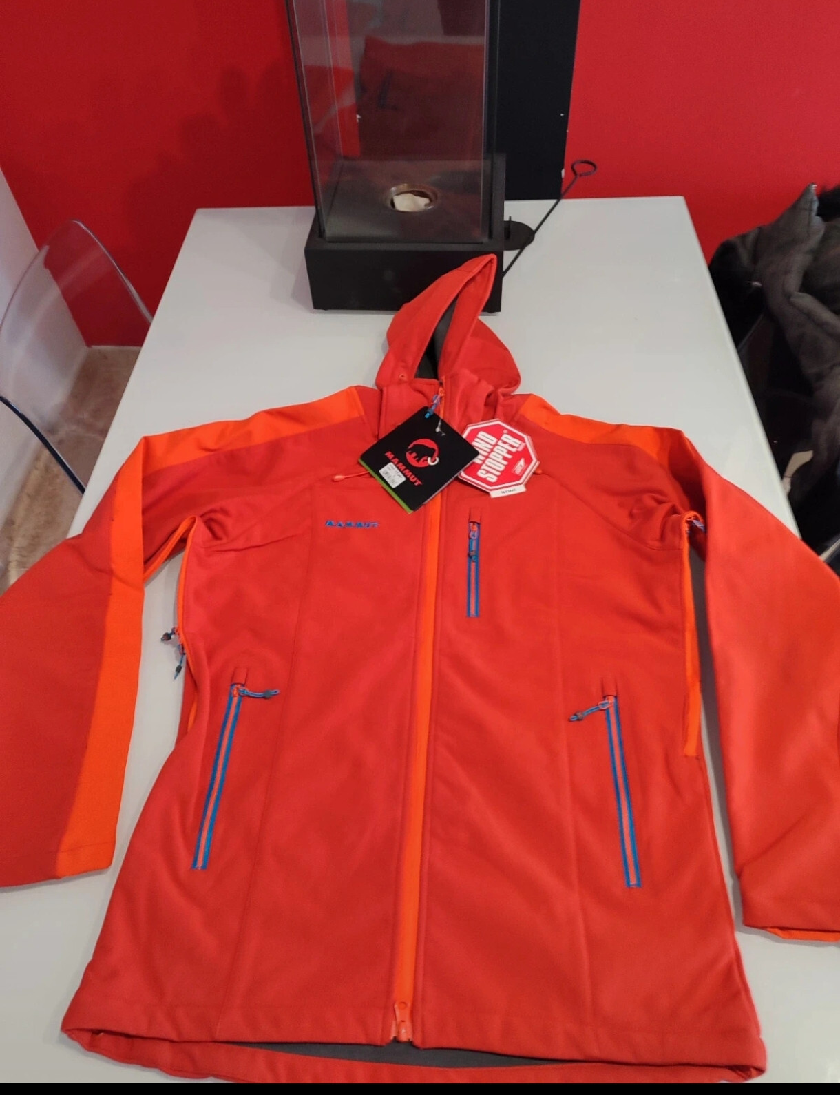 EIGER EXTREME mammoth softshell jacket. Men’s. NWT