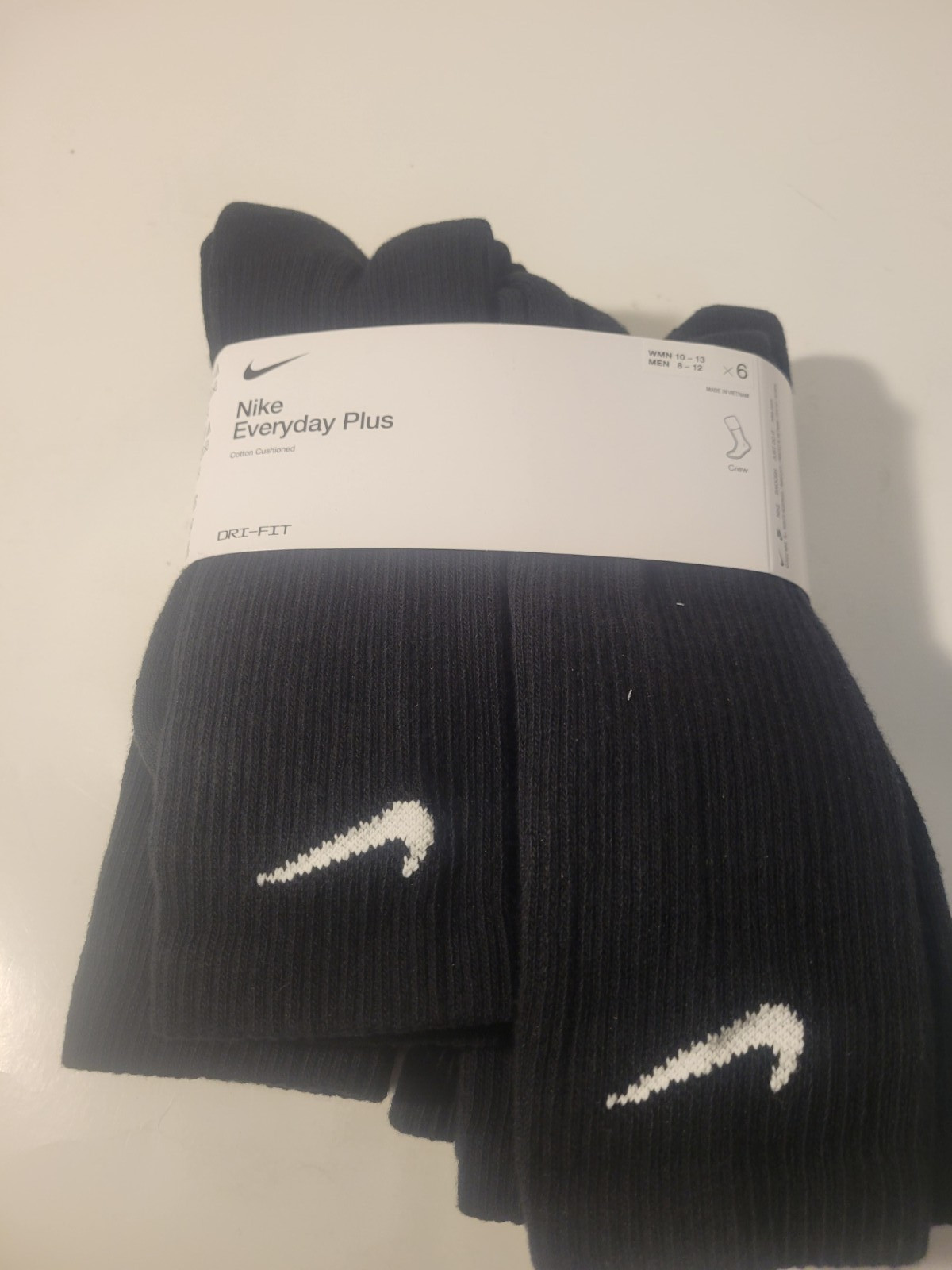 Authentic NIKE / CREW Socks / 6 Pack / Men’s 6-8 / womens 8 – 10 / BLACK