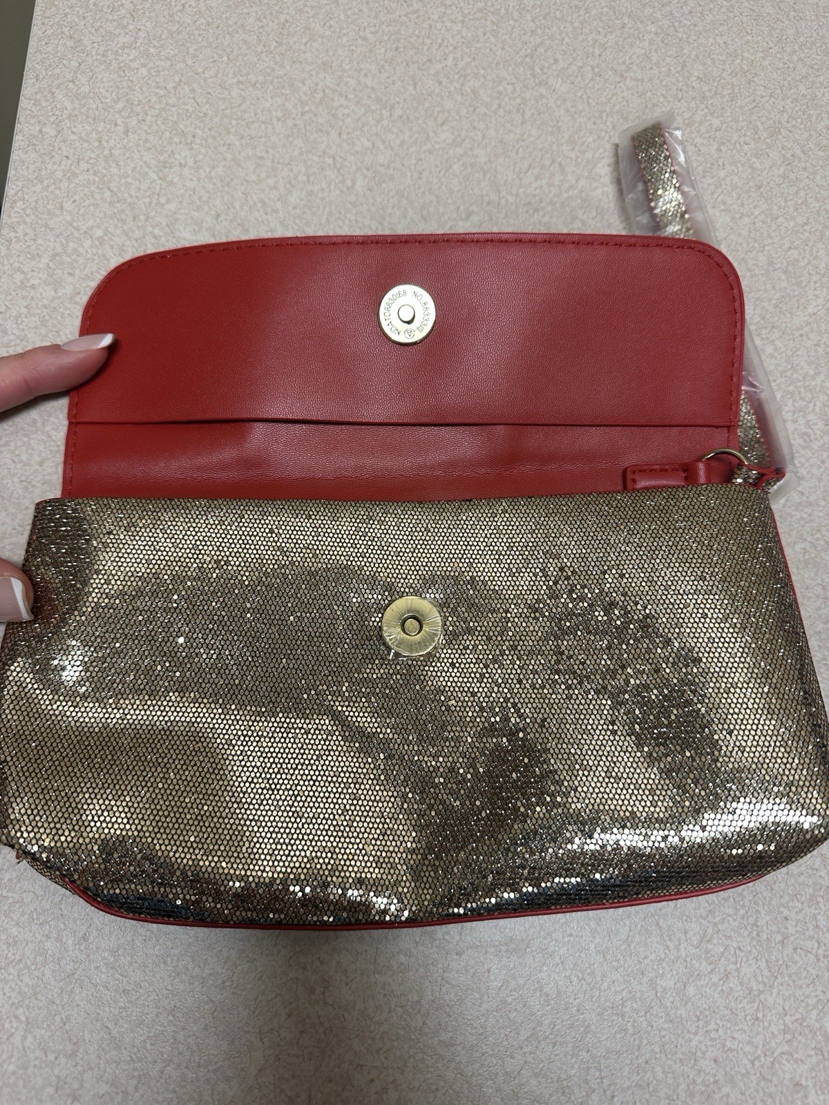 Estée Lauder Gold Glitter Solid Clutch Wrist Strap Magnetic Red Lining Women