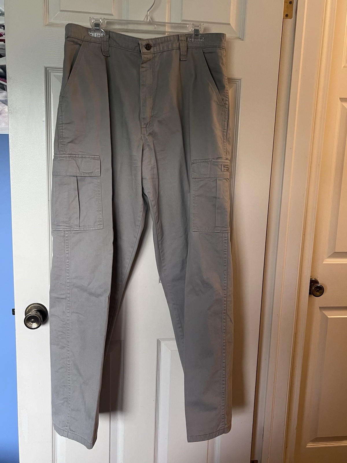 Wrangler Men’s EUC Legacy Cargo Twill Pants in Khaki Tan – 36 x 32
