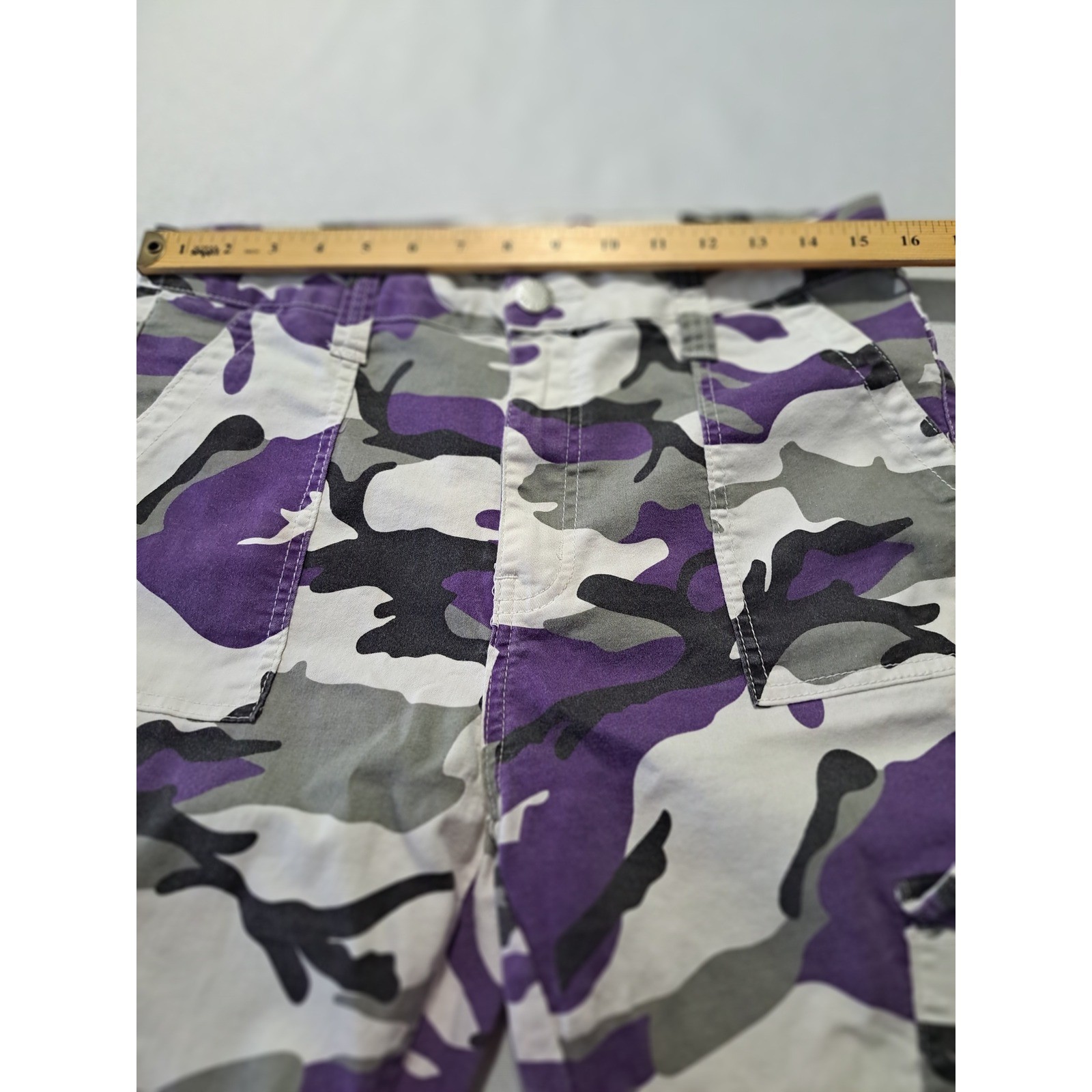 V.I.P. Jeans Purple Camo Cargo Jogger Pants Womens Size 15/32 Streetwear Utility