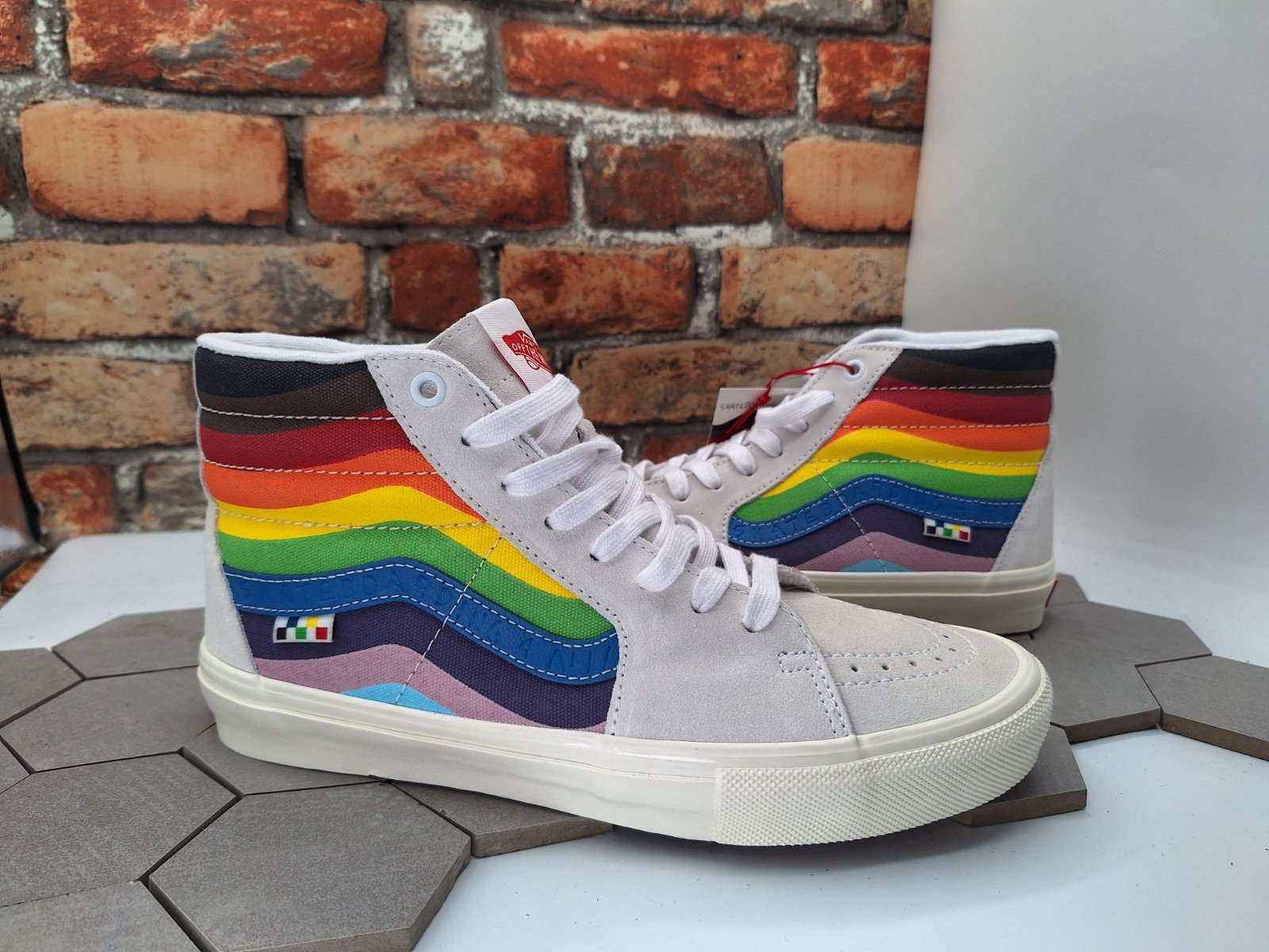 Vans Skate Sk8-Hi Top Pride Men Sz 9 White Rainbow LGBTQ+ Sneaker Parade Shoe