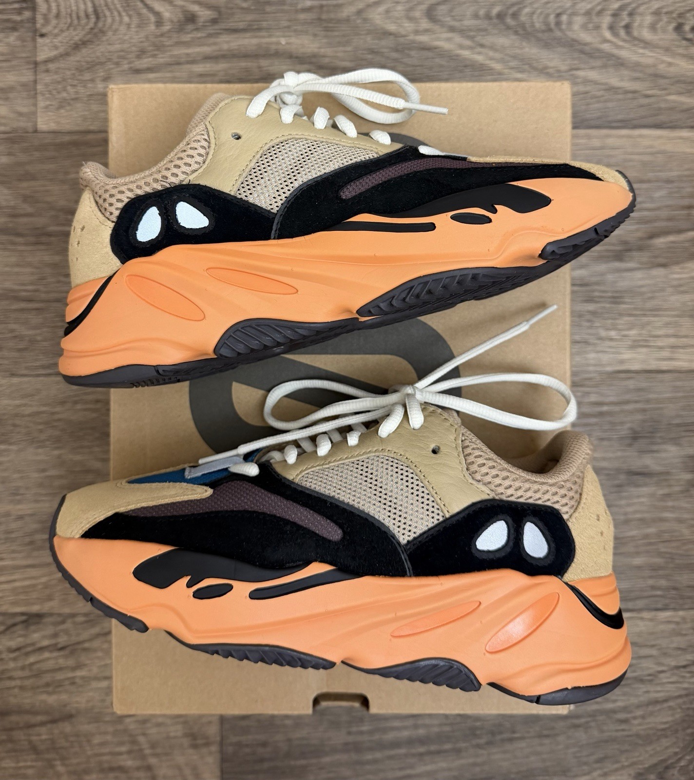 Adidas Yeezy Boost 700 Enflame Amber GW0297 Men’s Size 5 EUC With Box