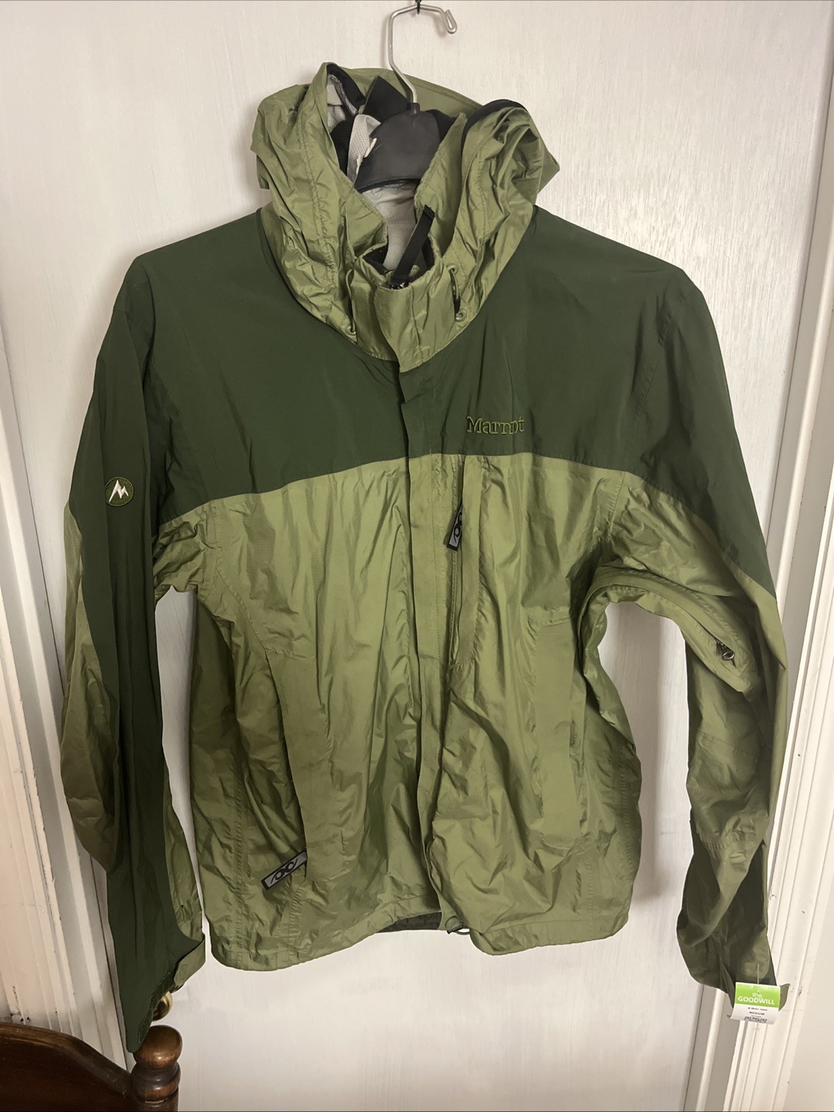 Marmot Rain Jacket Shell Size M Green Waterproof Outdoor Wear
