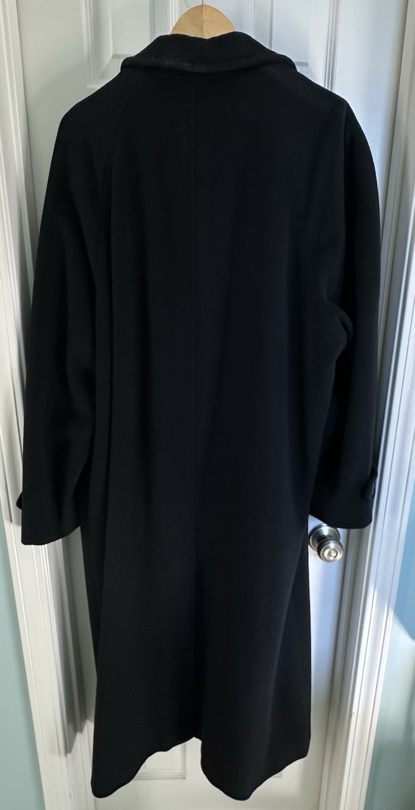 Vestimenta Black Cashmere and Wool Long Overcoat Men’s EUC