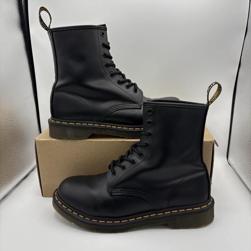 Dr. Martens 1460 W Black Smooth Leather 8 Eye Lace Up Boots Womens 8 EU 39