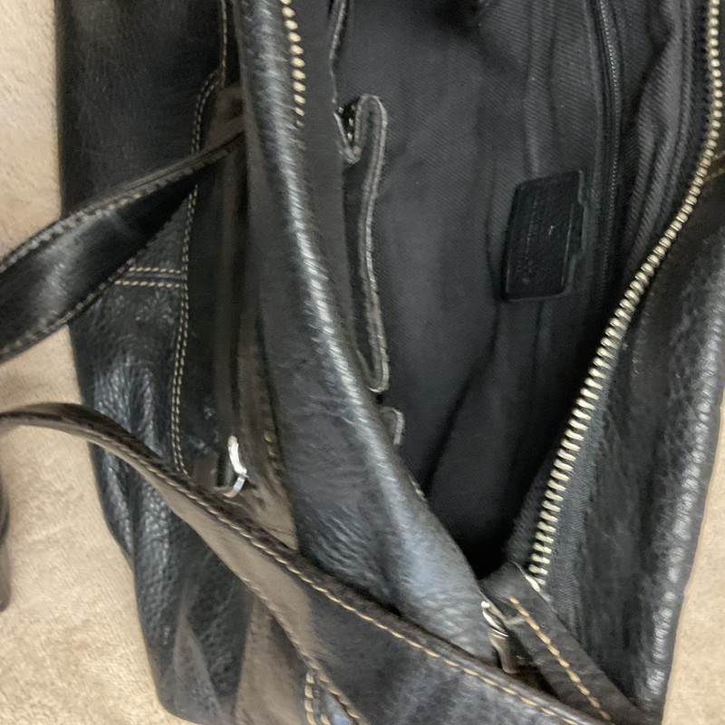 Liz Claiborne Black Pebbled Shoulder Bag Zip Closure Outer/Inner Pockets gallery