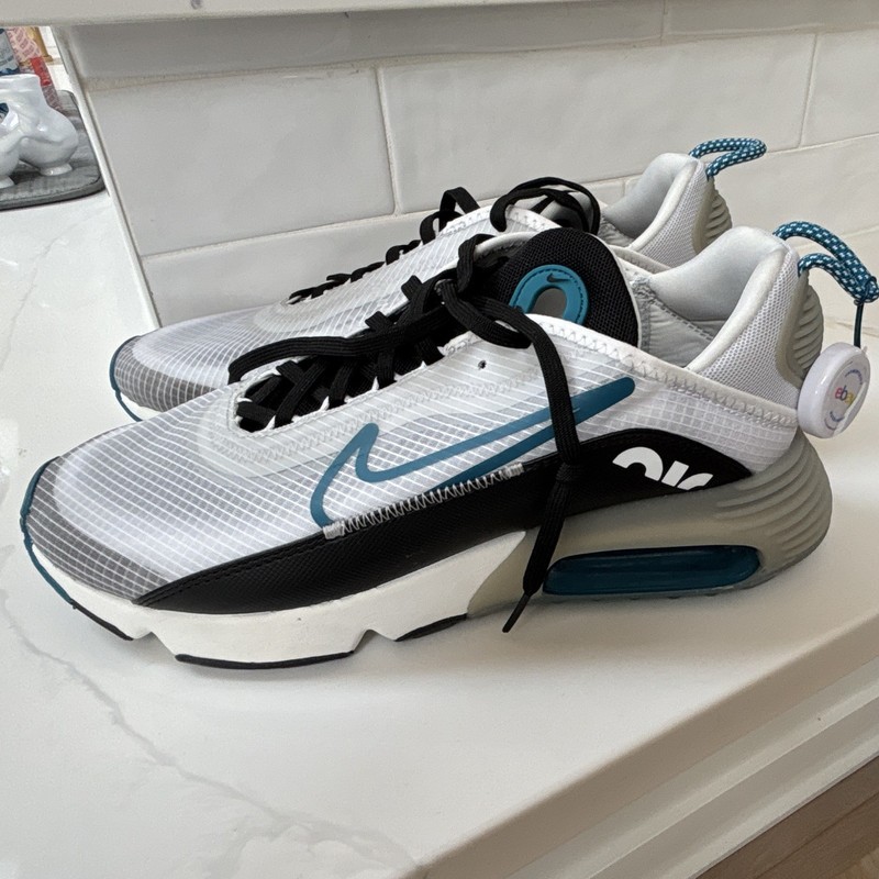 Nike Air Max 2090 Men’s Low Top Lace-Up Sneakers White/Black/Blue/Gray
