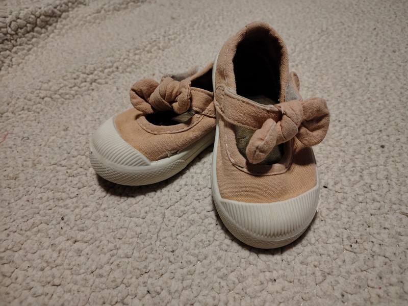Baby Girl Light Pink Slip On Comfortable Shoes Size 5.5 Machine Washable