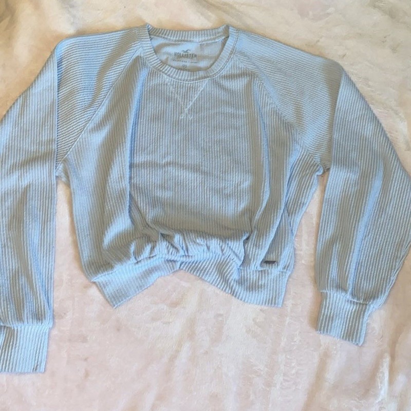 Hollister Ribbed “Boyfriend T-shirt” Cropped Long Sleeve Top Light Blue XS